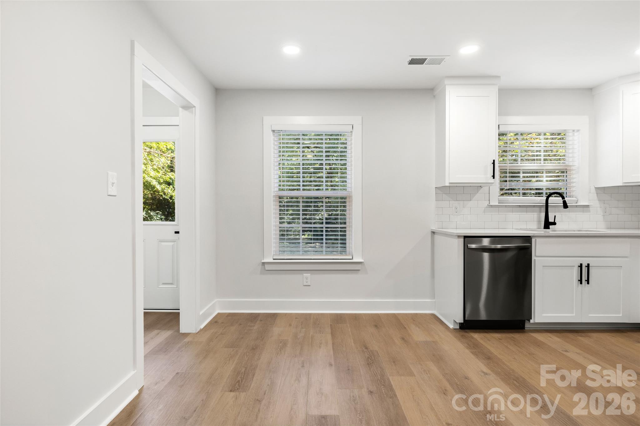 Single Family Residence at 1922 Fender Lane, Lancaster, photo 11 of 31