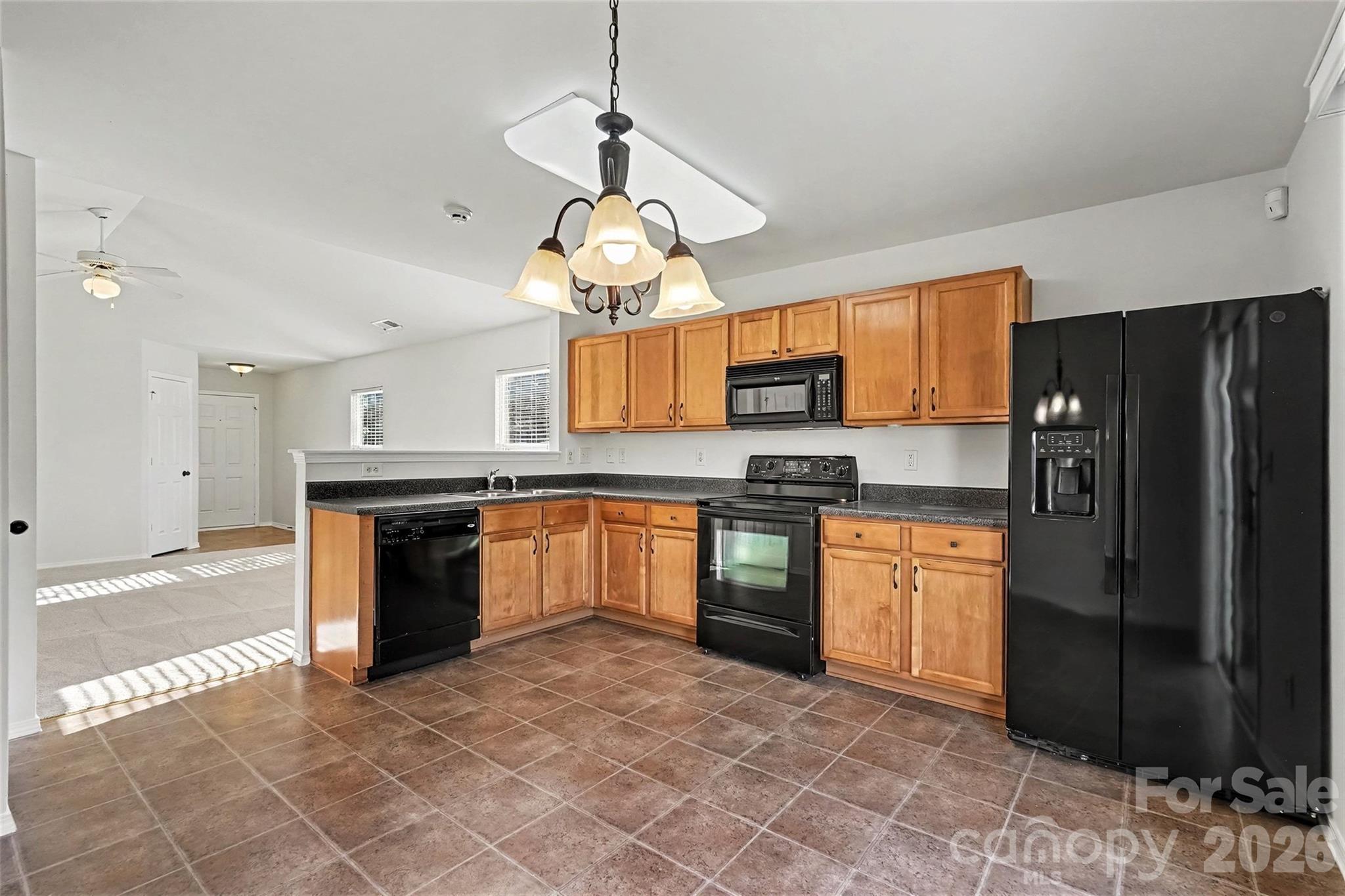 Single Family Residence at 2122 Buckleigh Drive, Charlotte, photo 13 of 32