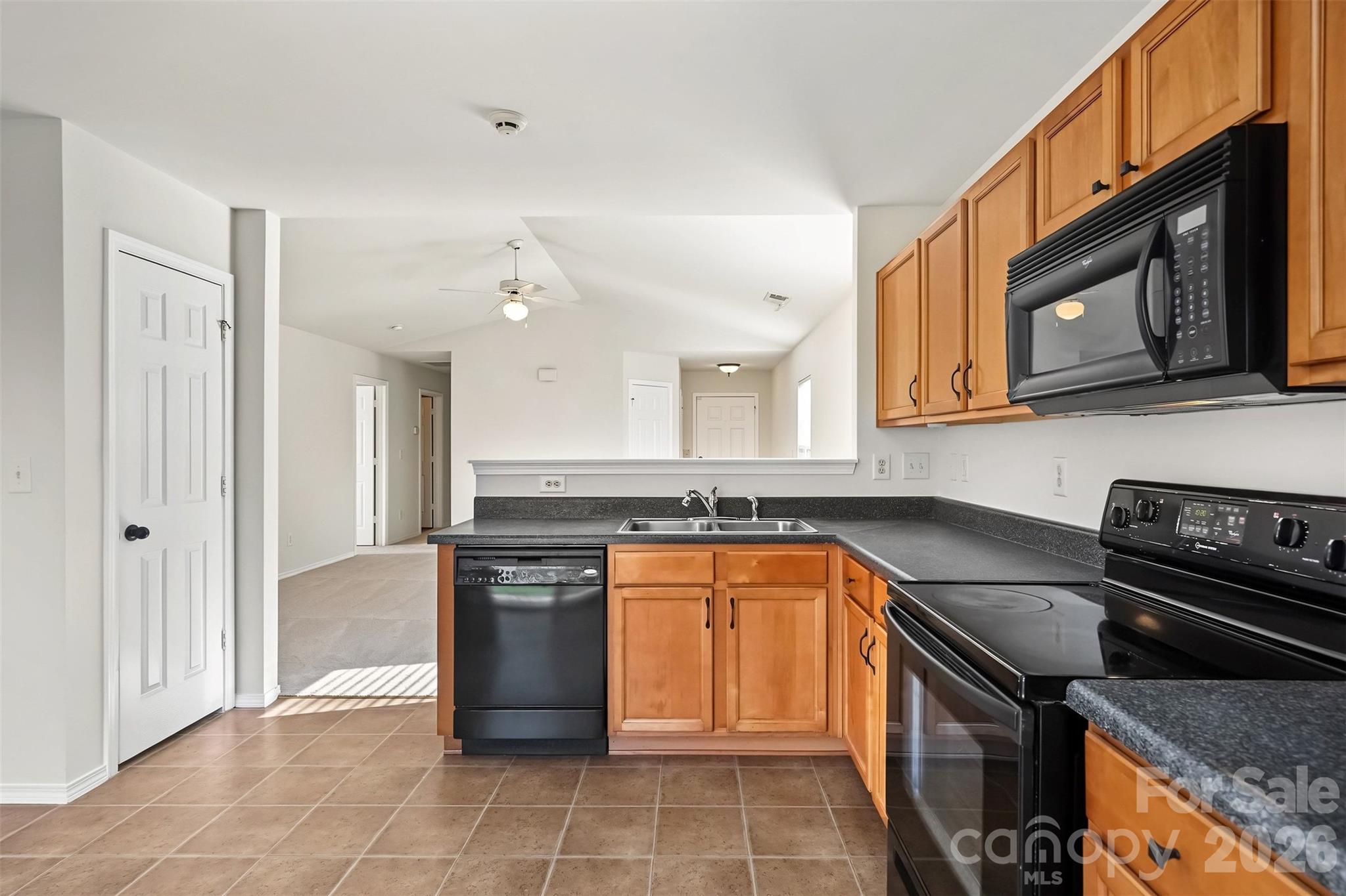 Single Family Residence at 2122 Buckleigh Drive, Charlotte, photo 15 of 32