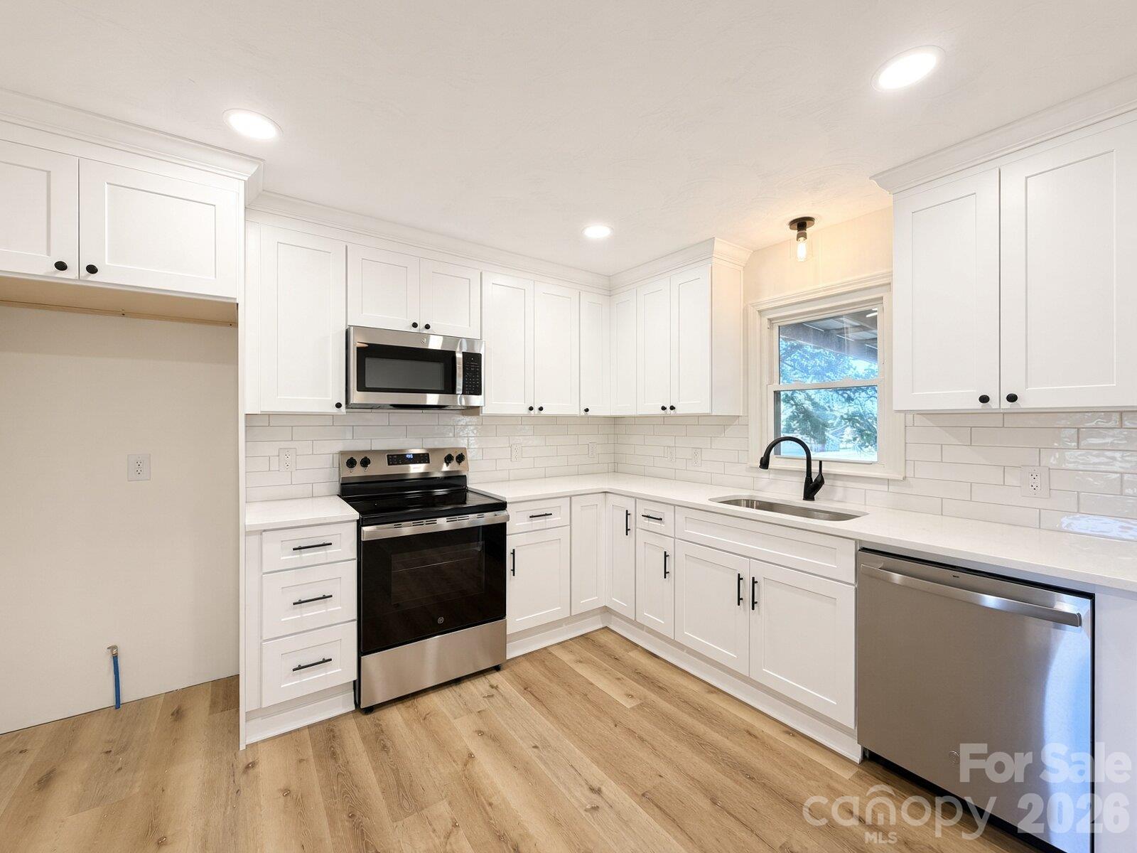 Single Family Residence at 3889 Grange Road, Maiden, photo 12 of 40