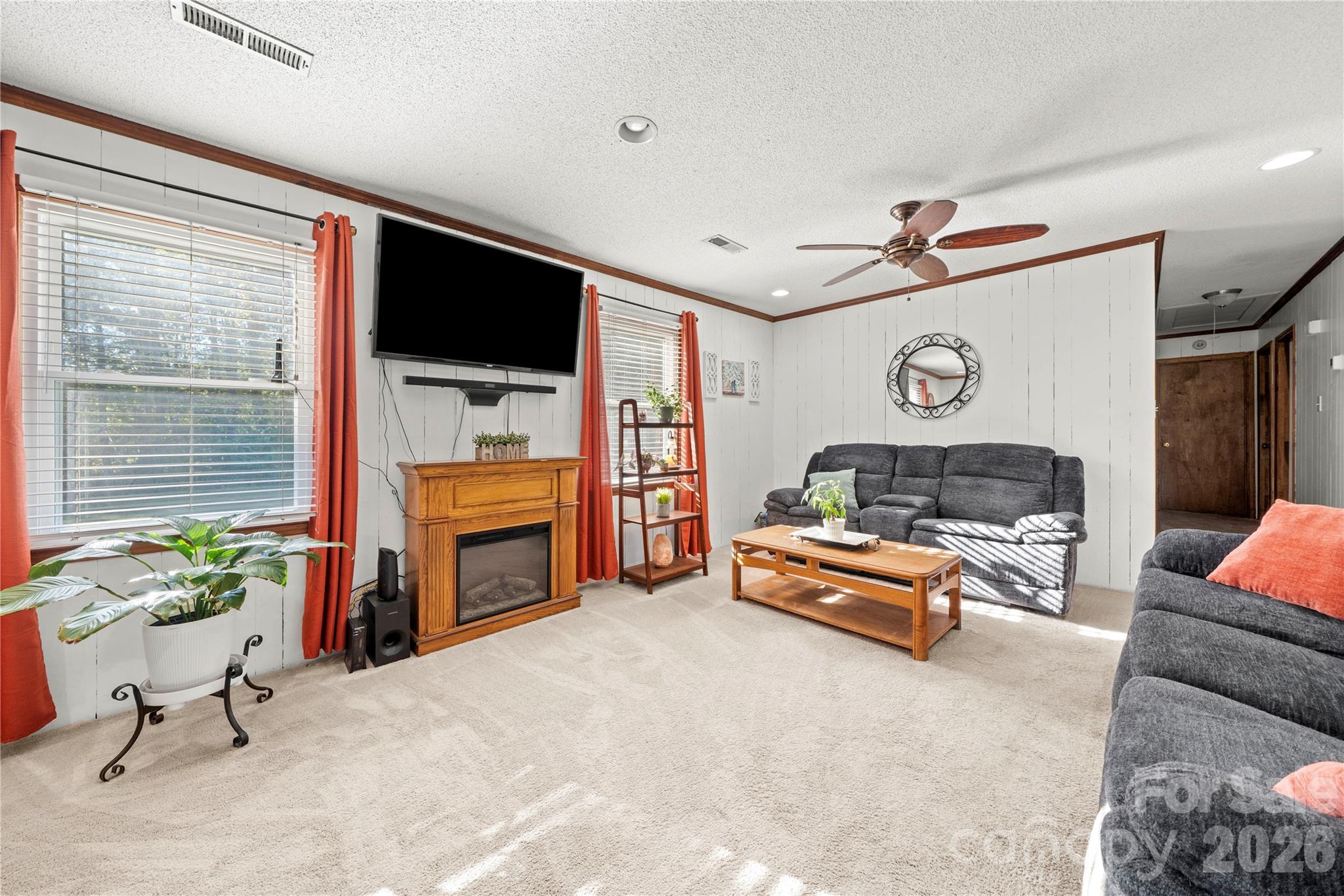 Single Family Residence at 1875 Davis Circle, Clover, photo 16 of 31