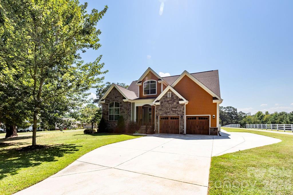 Single Family Residence at 7996 Malibu Pointe Lane, Denver, photo 2 of 42