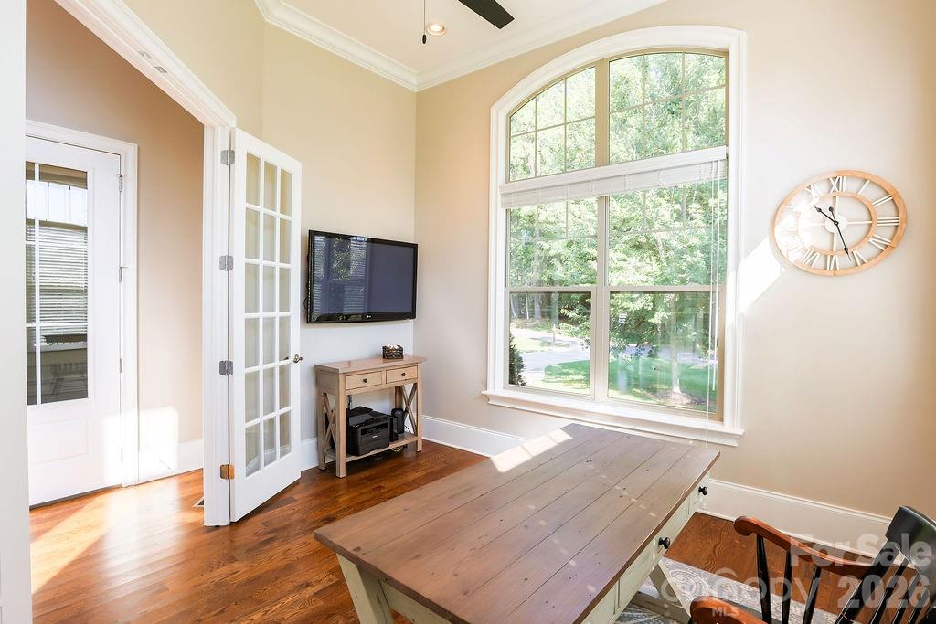 Single Family Residence at 7996 Malibu Pointe Lane, Denver, photo 9 of 42