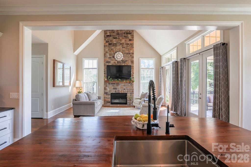 Single Family Residence at 7996 Malibu Pointe Lane, Denver, photo 14 of 42