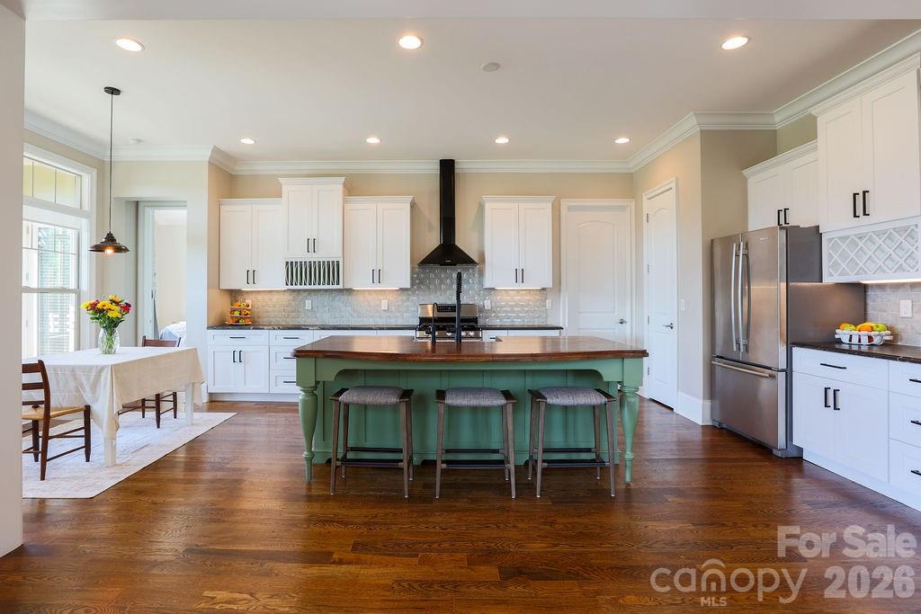 Single Family Residence at 7996 Malibu Pointe Lane, Denver, photo 19 of 42