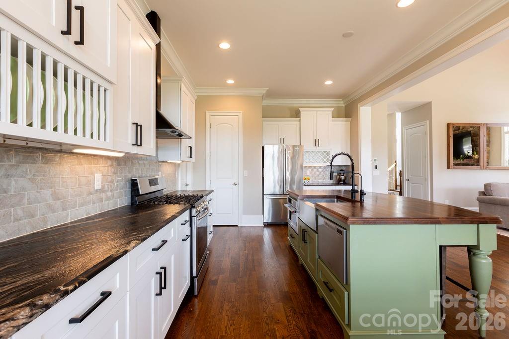 Single Family Residence at 7996 Malibu Pointe Lane, Denver, photo 20 of 42