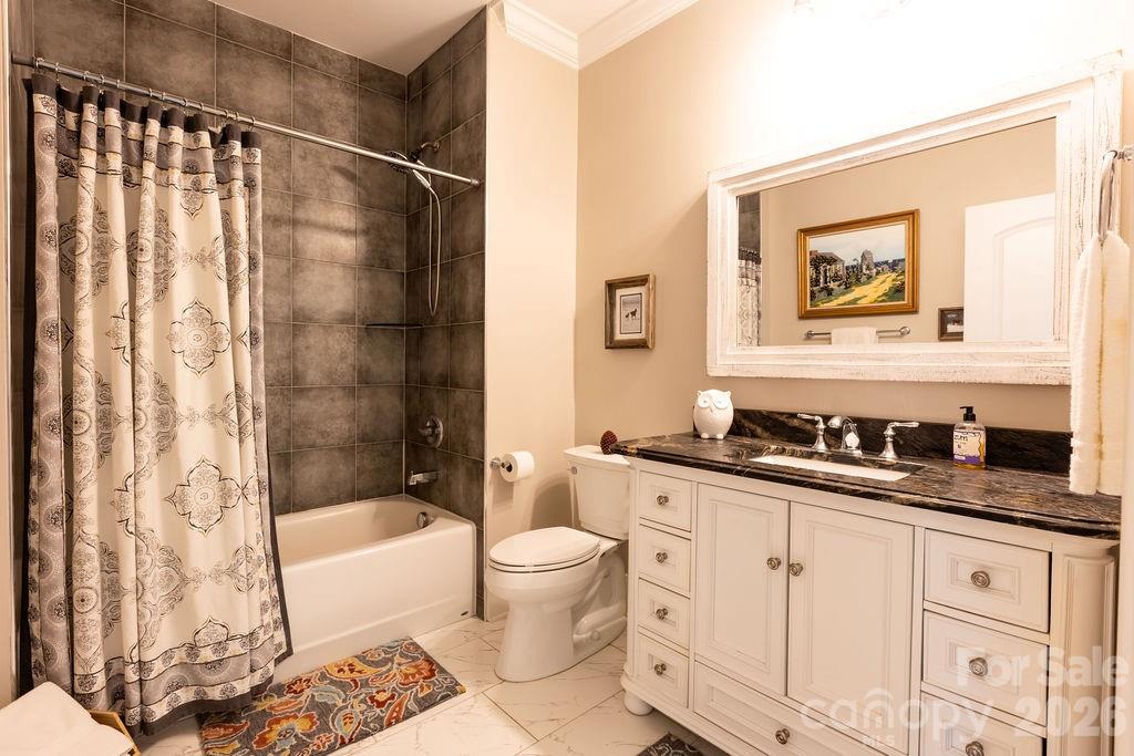 Upstairs full Bath - 7996 Malibu Pointe Lane, Denver