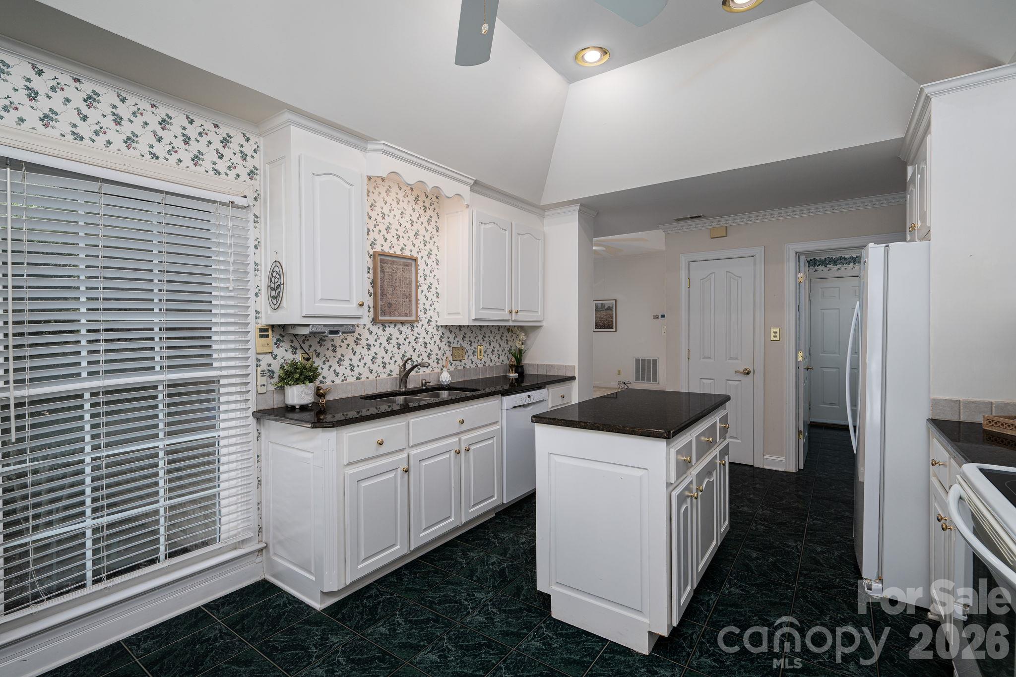 Single Family Residence at 3657 Bryantcole Way, Gastonia, photo 13 of 33
