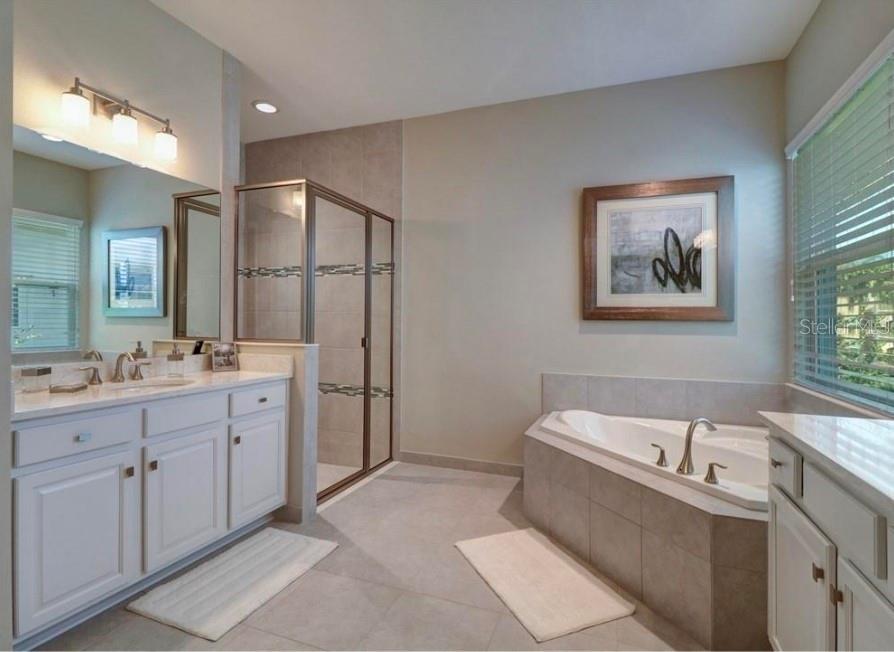Single Family Residence at 30582 IVY FORGE CT, WESLEY CHAPEL, photo 18 of 36