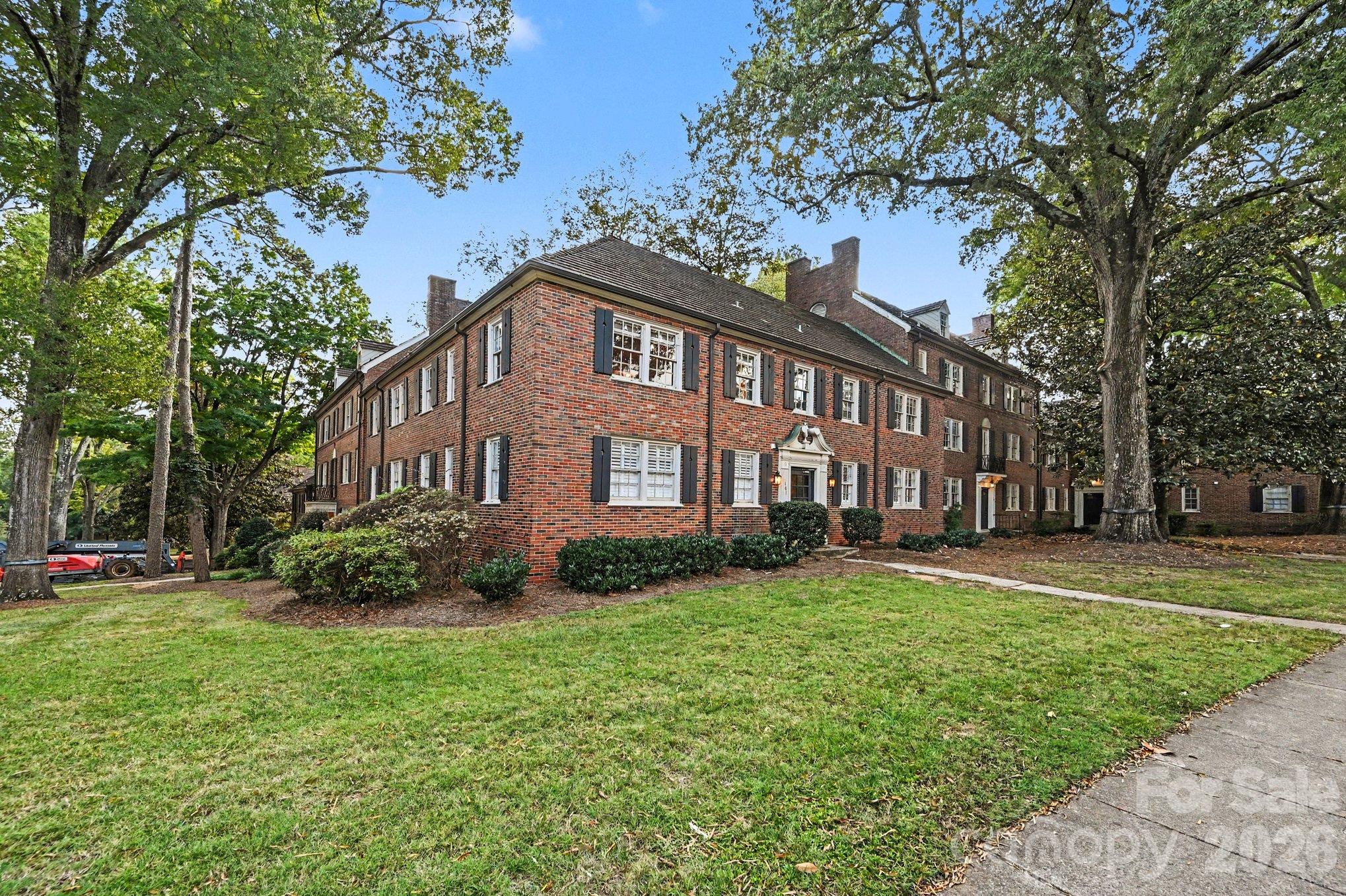 101 S Laurel Avenue
