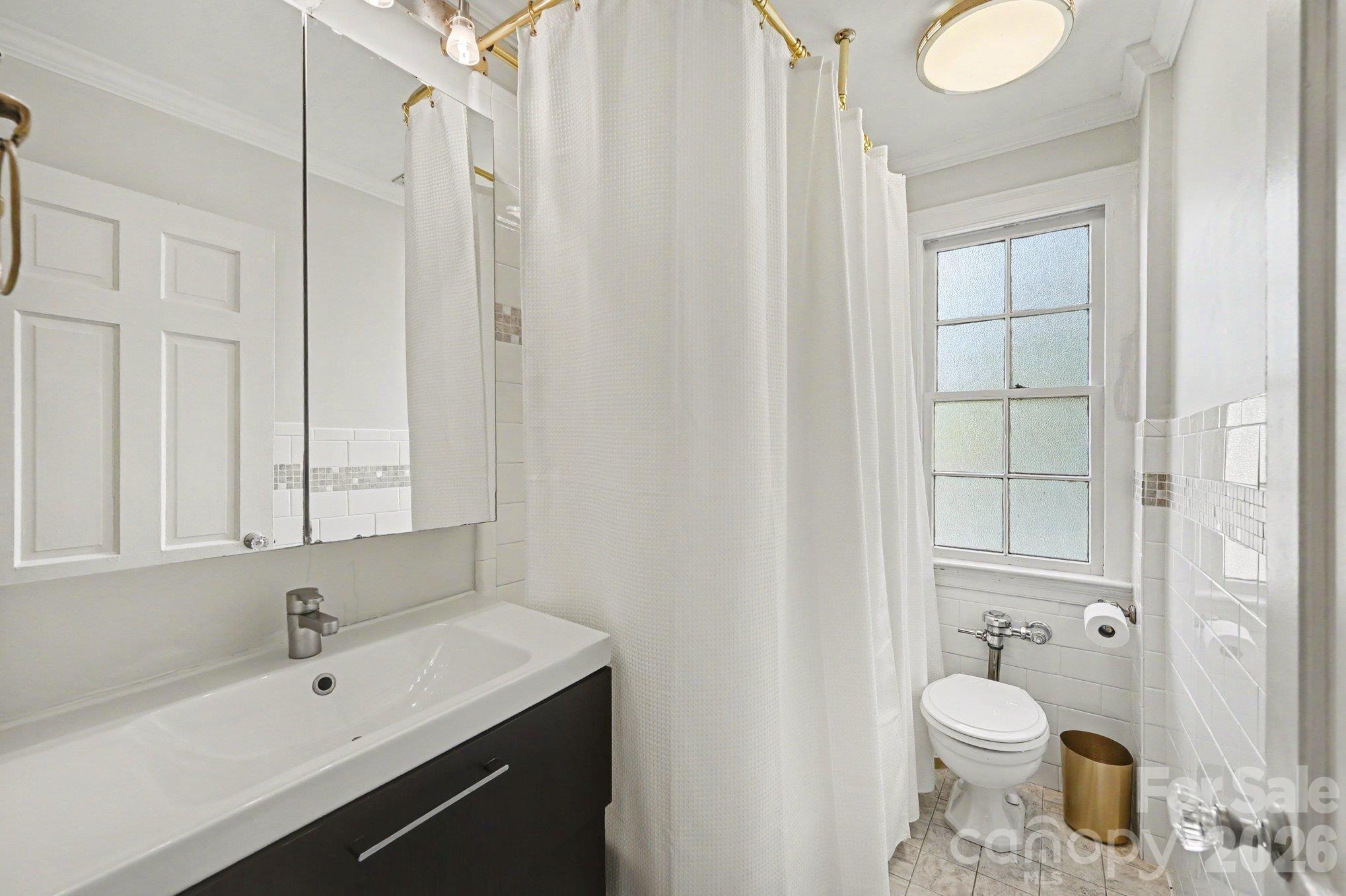 Condominium at 101 S Laurel Avenue, Charlotte, photo 15 of 23