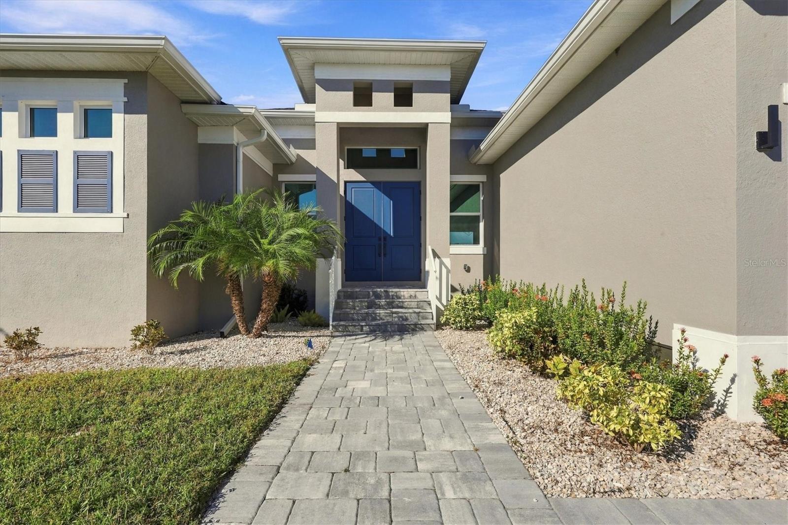 Single Family Residence at 15715 VISCOUNT CIR, PORT CHARLOTTE, photo 2 of 41