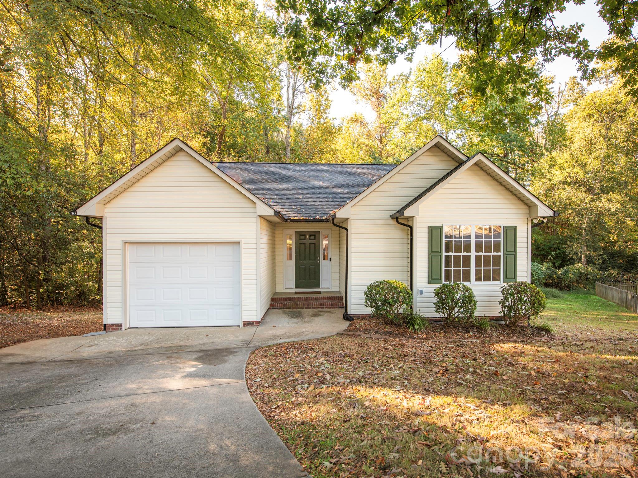239 Candle Court NW