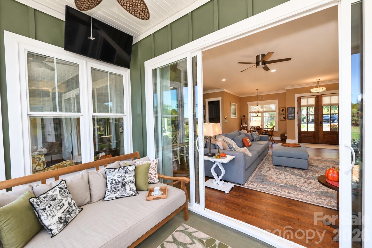 Sunroom overlooking 2 Green and 3 teebox on Tom Jackson Course. - 3668 Rock Bridge Drive NE, Conover