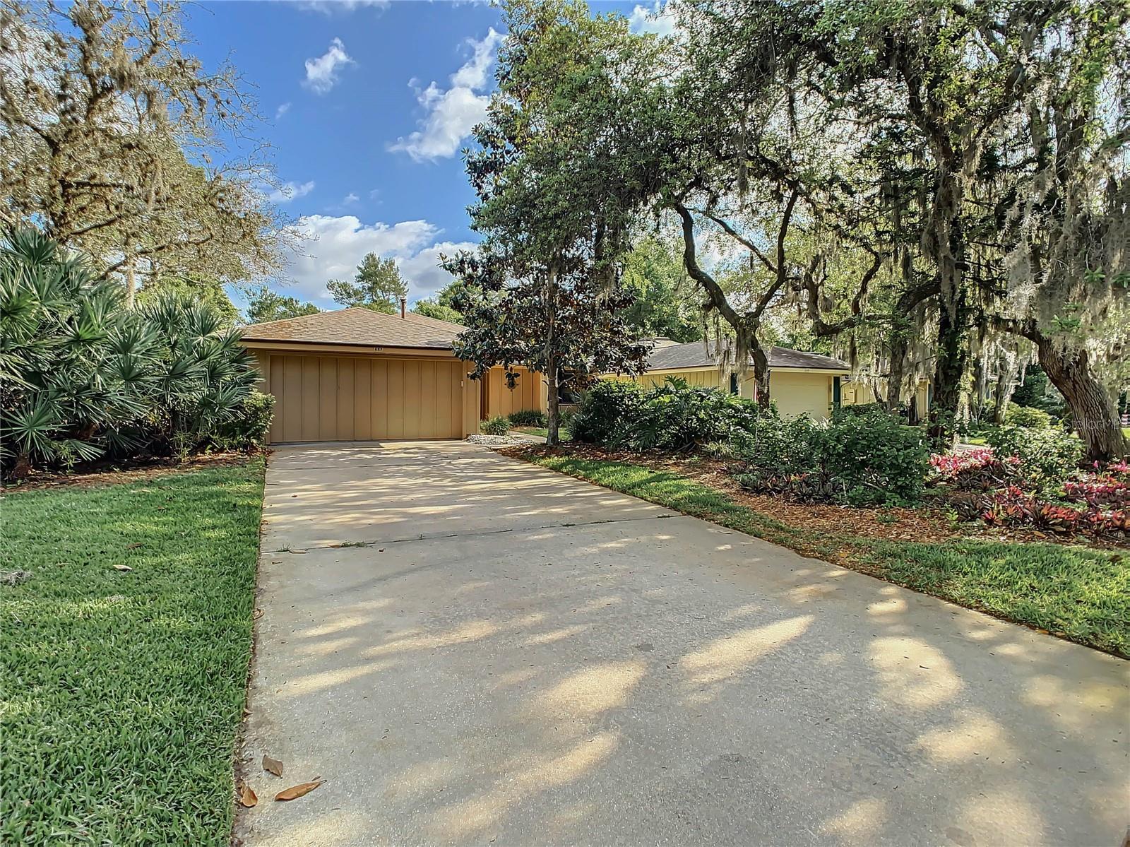 697 SAINT ANDREWS CIR
