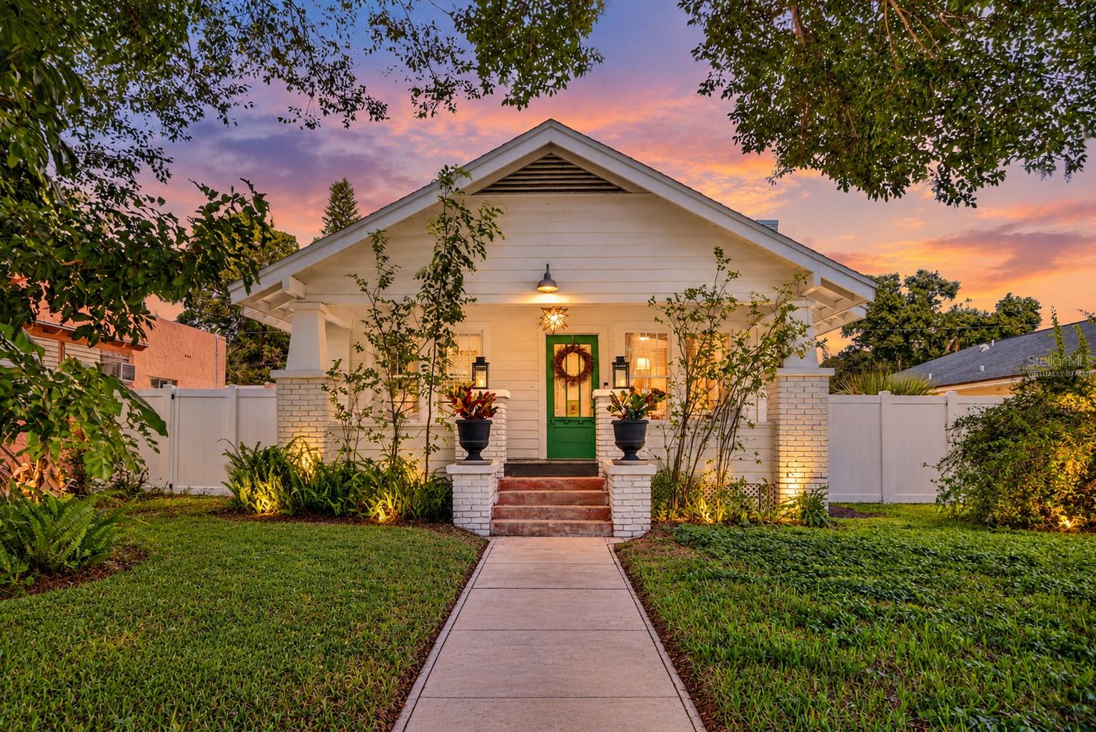 2106 8TH AVE W