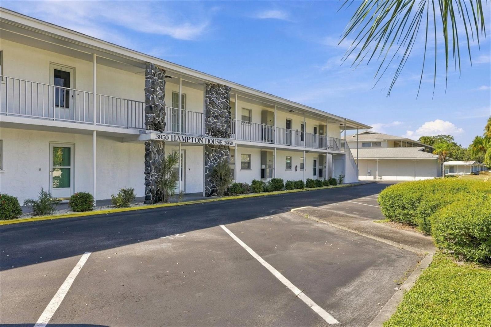 3950 ROXANE BLVD #3B