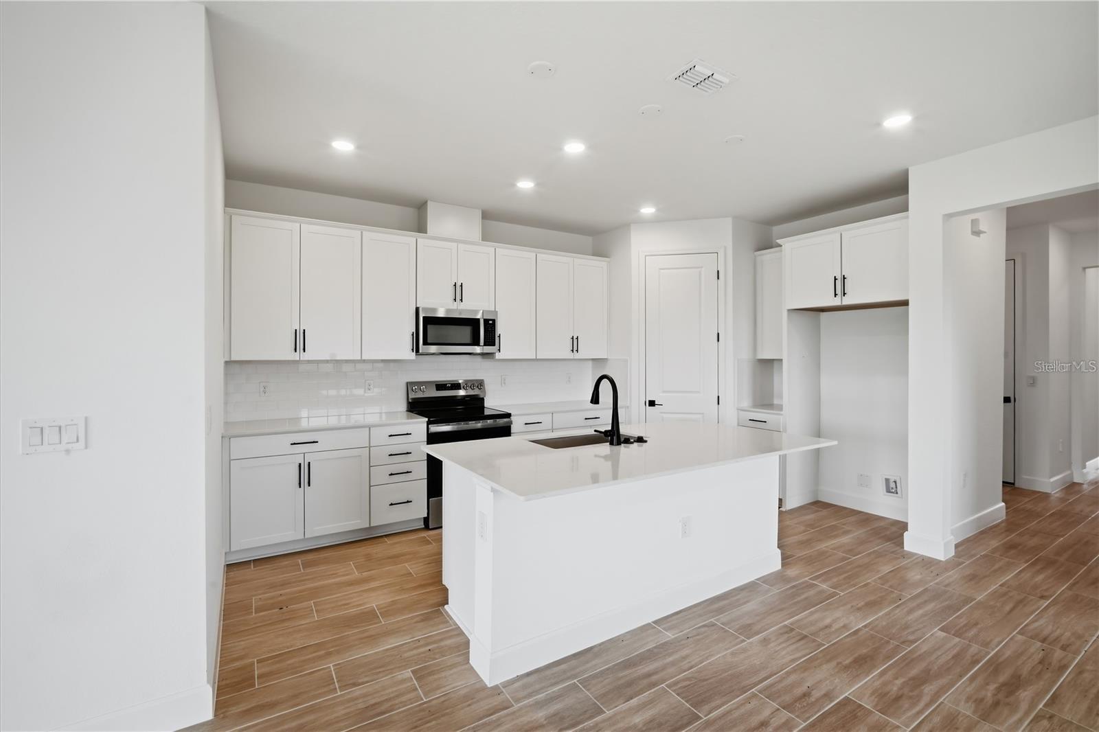 Single Family Residence at 9005 PLAYERS, WEEKI WACHEE, photo 18 of 36