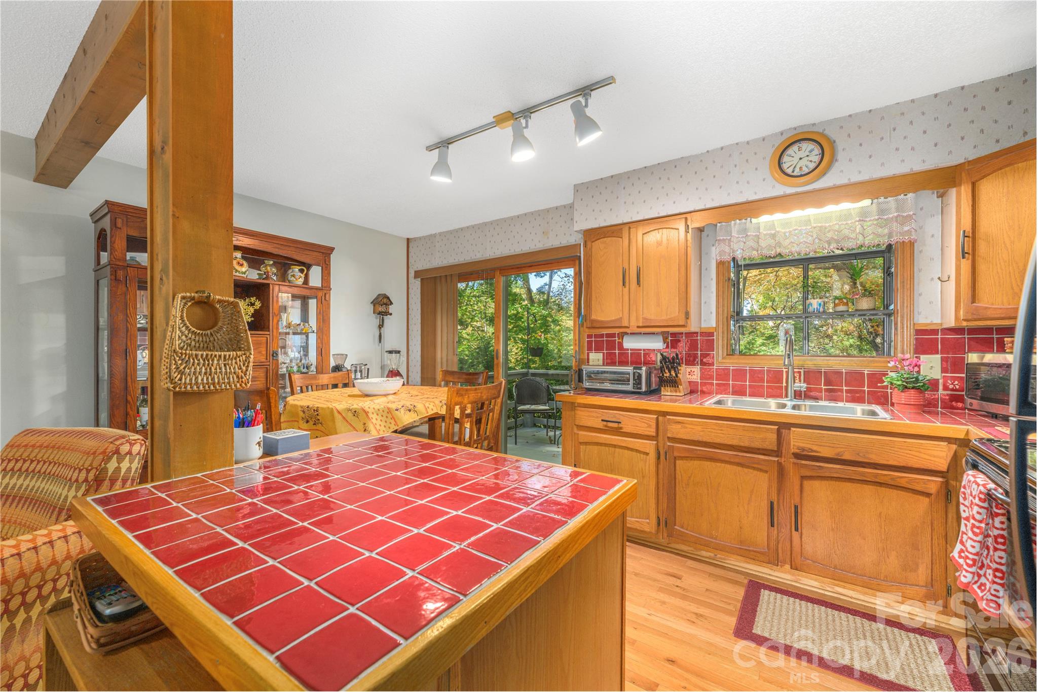 Single Family Residence at 11 Grant Place, Clyde, photo 18 of 47