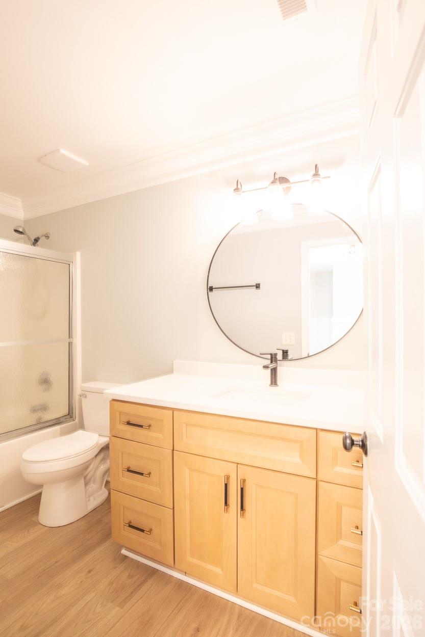 Guest Bath - 1036 Valley Forge Road, Clover
