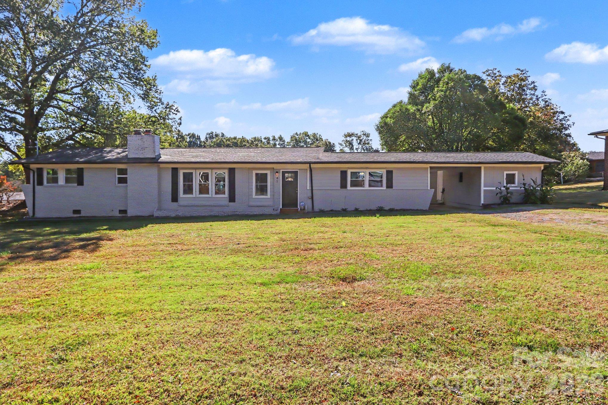Single Family Residence at 41 Fleetwood Drive SW, Concord, photo 2 of 23