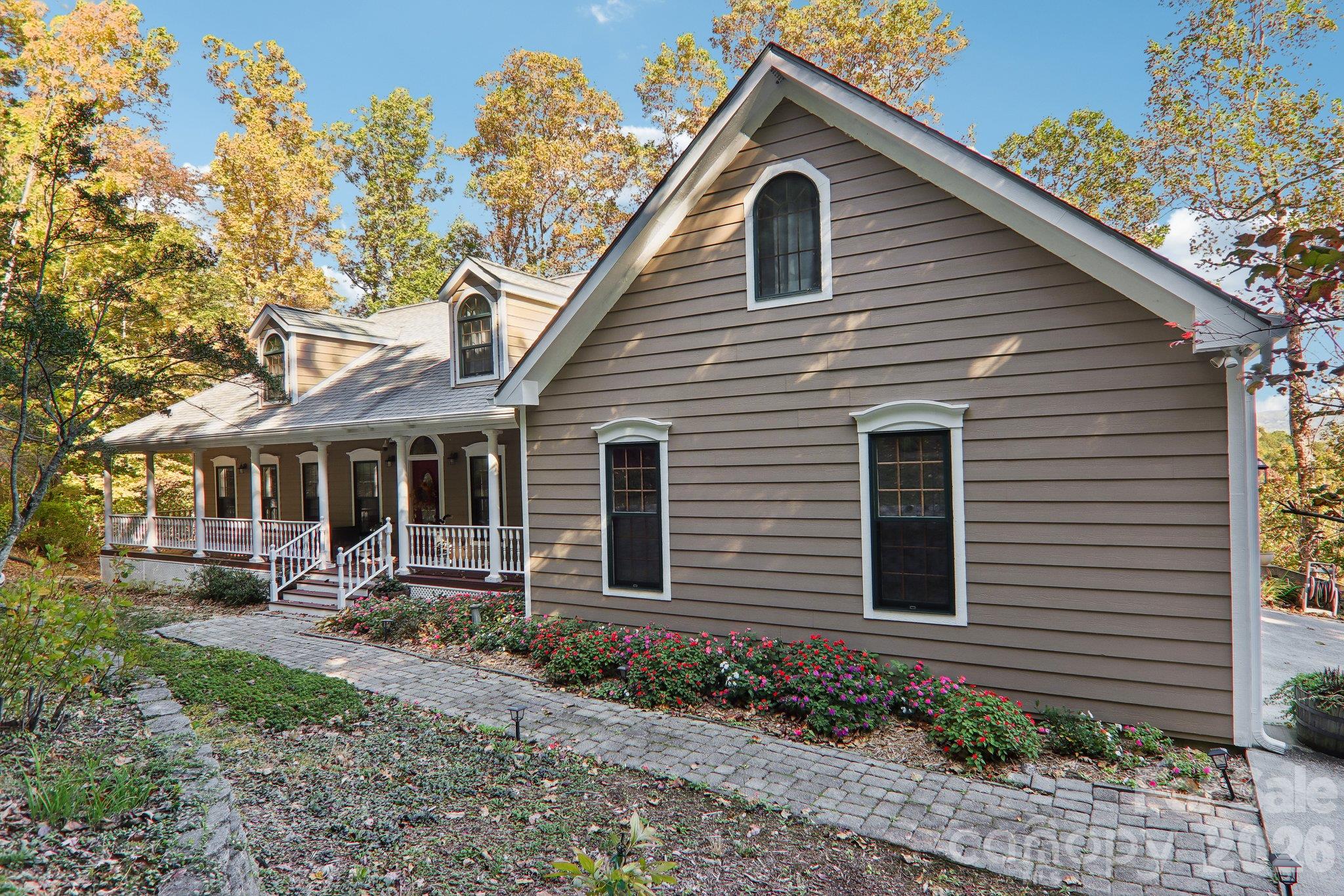Front exterior of the home - 16 Hobe Crest, Hendersonville