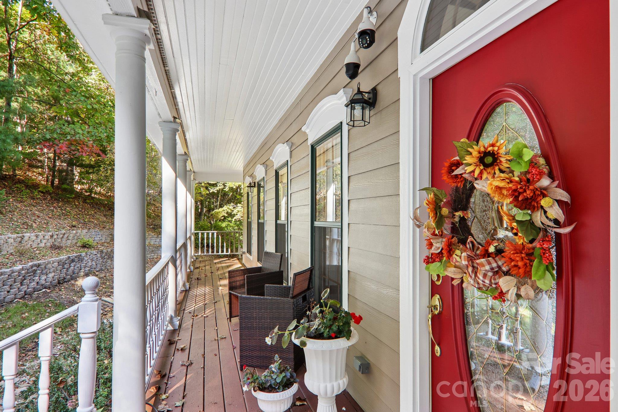 Front porch and front door are welcoming. - 16 Hobe Crest, Hendersonville