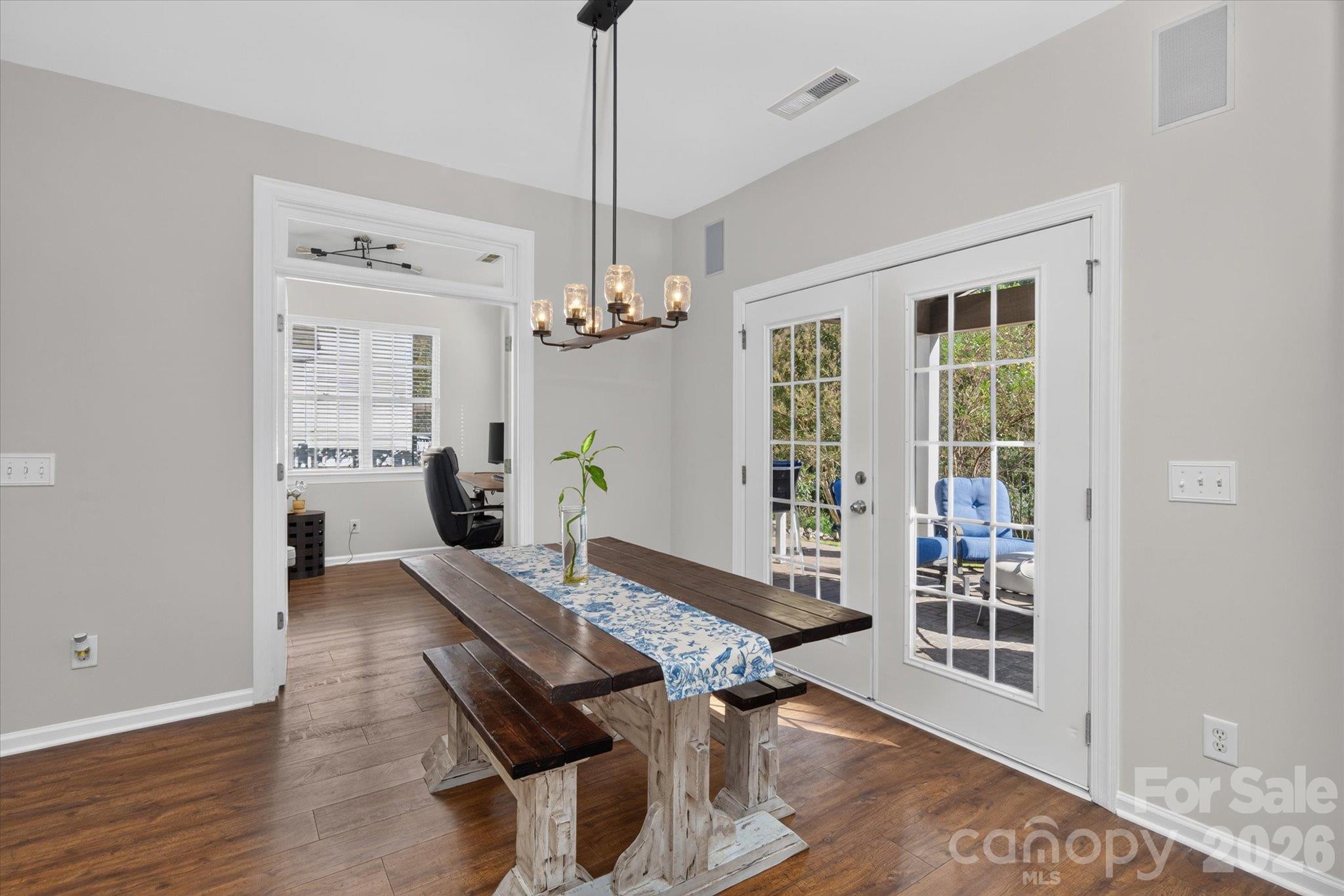 Eat-in kitchen - 6107 Cactus Valley Road, Charlotte