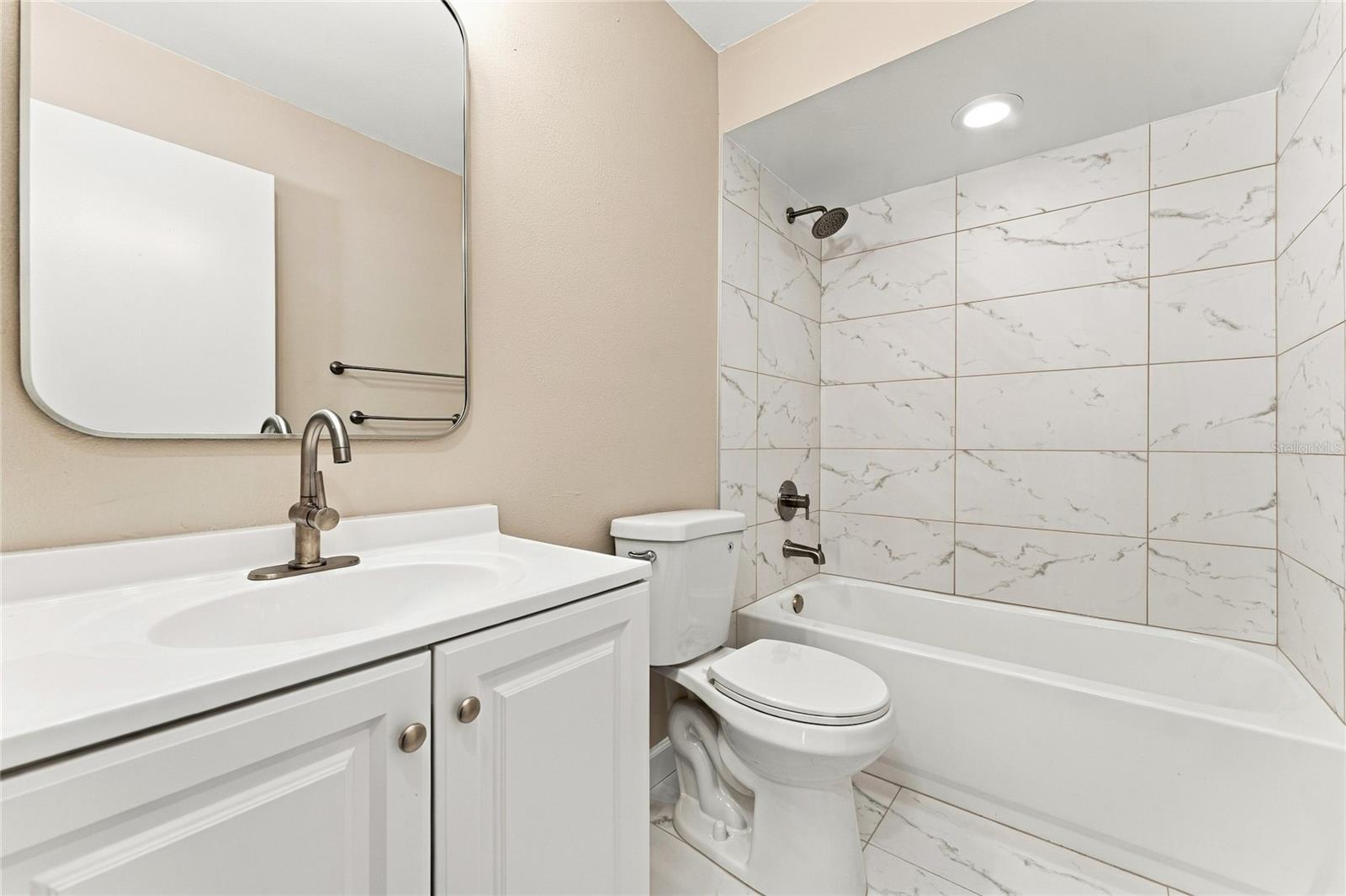 Single Family Residence at 5765 PARKVIEW POINT DR, ORLANDO, photo 6 of 47