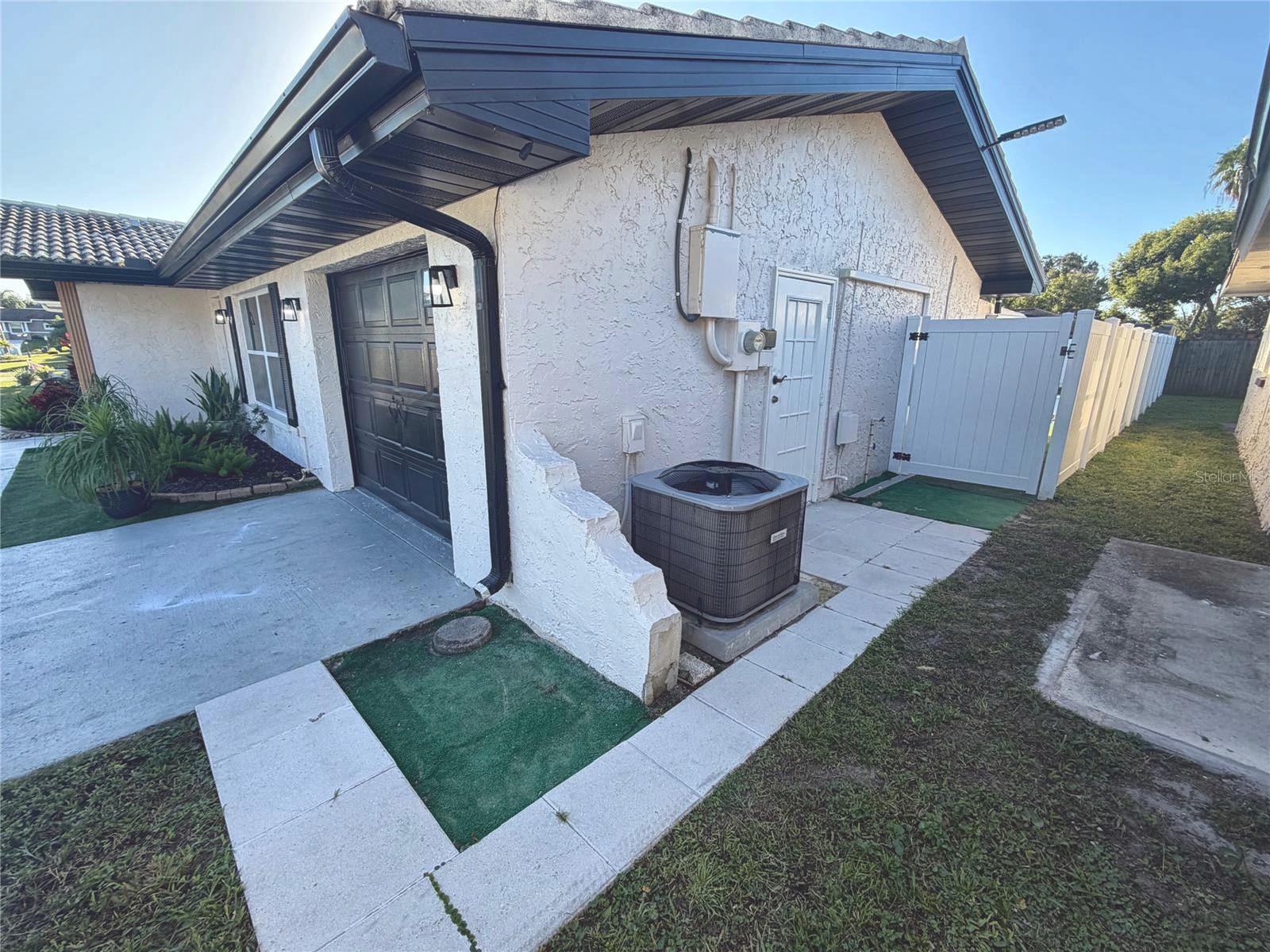 Single Family Residence at HARBOR PALMS-UNIT SIX, OLDSMAR, photo 3 of 24
