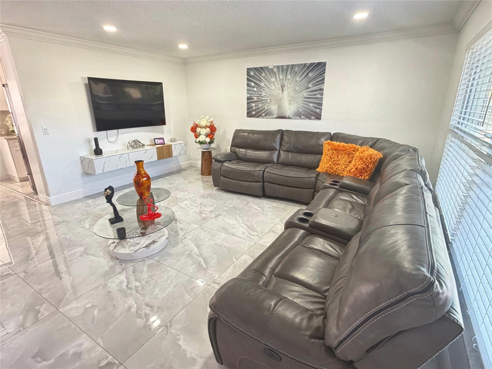 Single Family Residence at HARBOR PALMS-UNIT SIX, OLDSMAR, photo 7 of 24