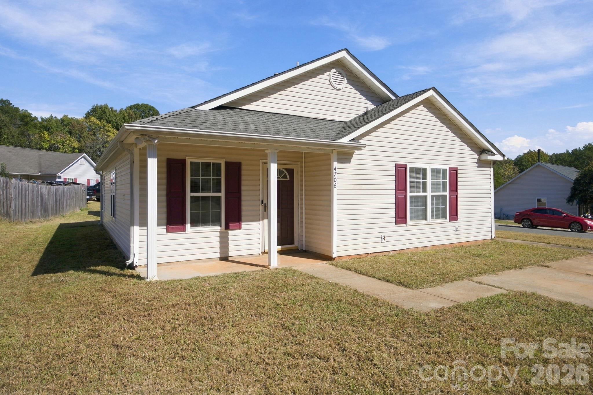 Single Family Residence at 4706 Bomar Drive, Charlotte, photo 2 of 27