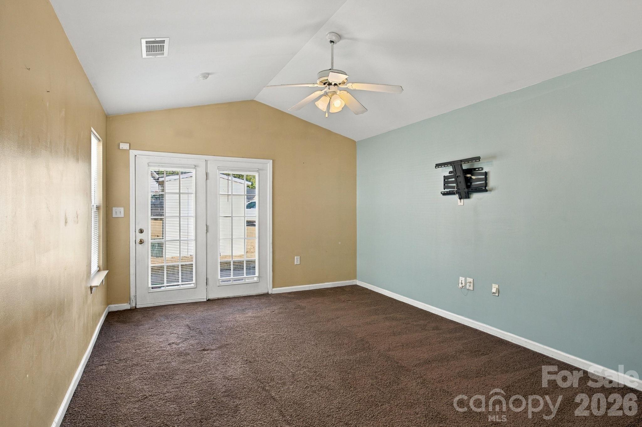 Single Family Residence at 4706 Bomar Drive, Charlotte, photo 11 of 27