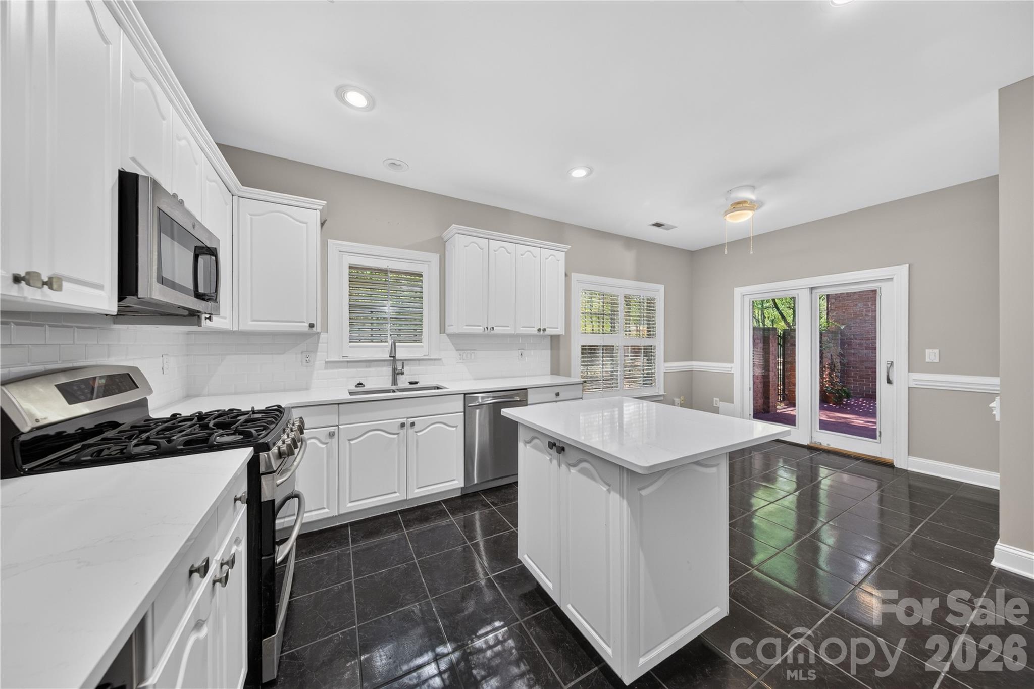 Townhouse at 9169 Bonnie Briar Circle, Charlotte, photo 15 of 31