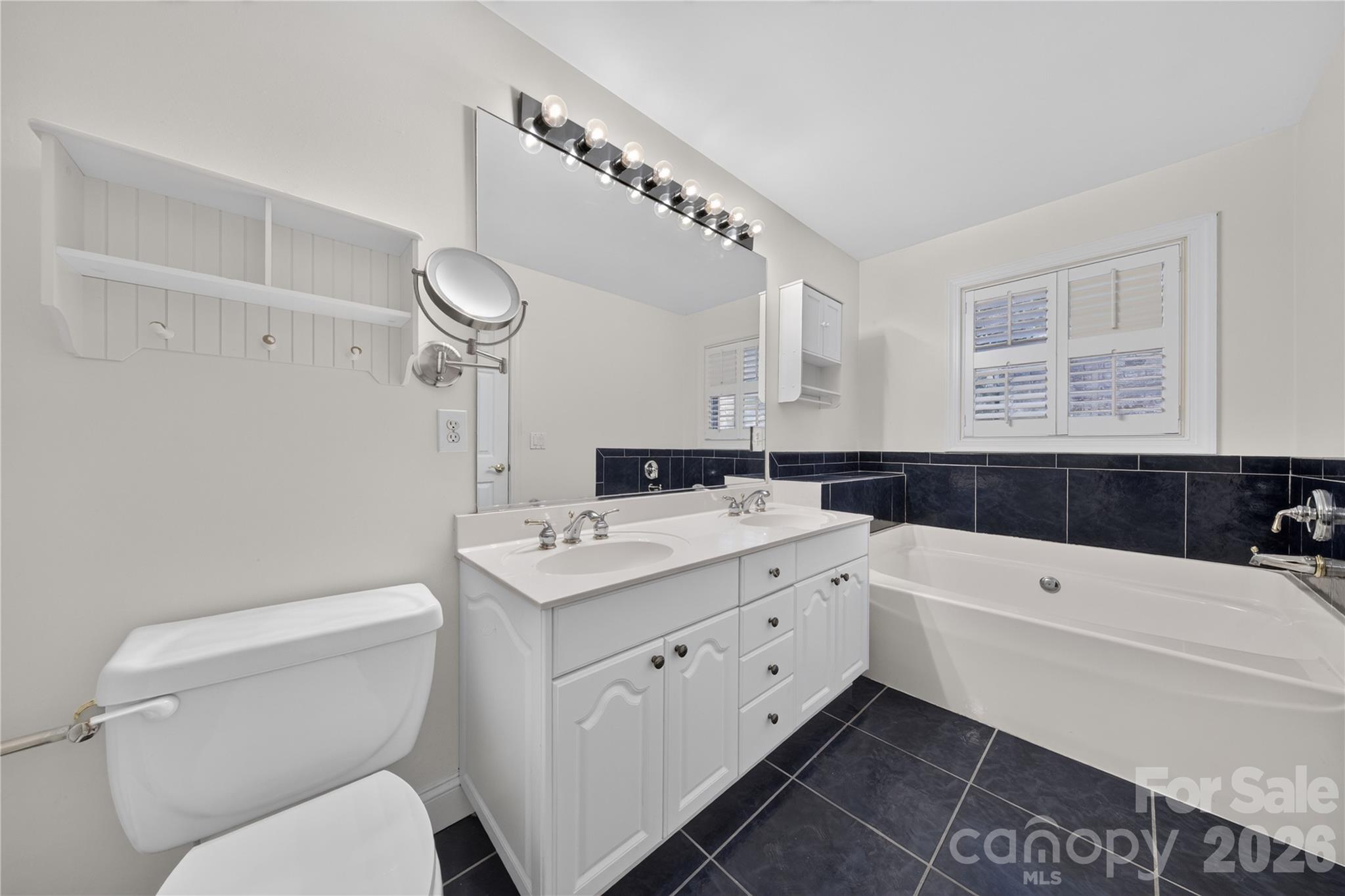 Townhouse at 9169 Bonnie Briar Circle, Charlotte, photo 20 of 31