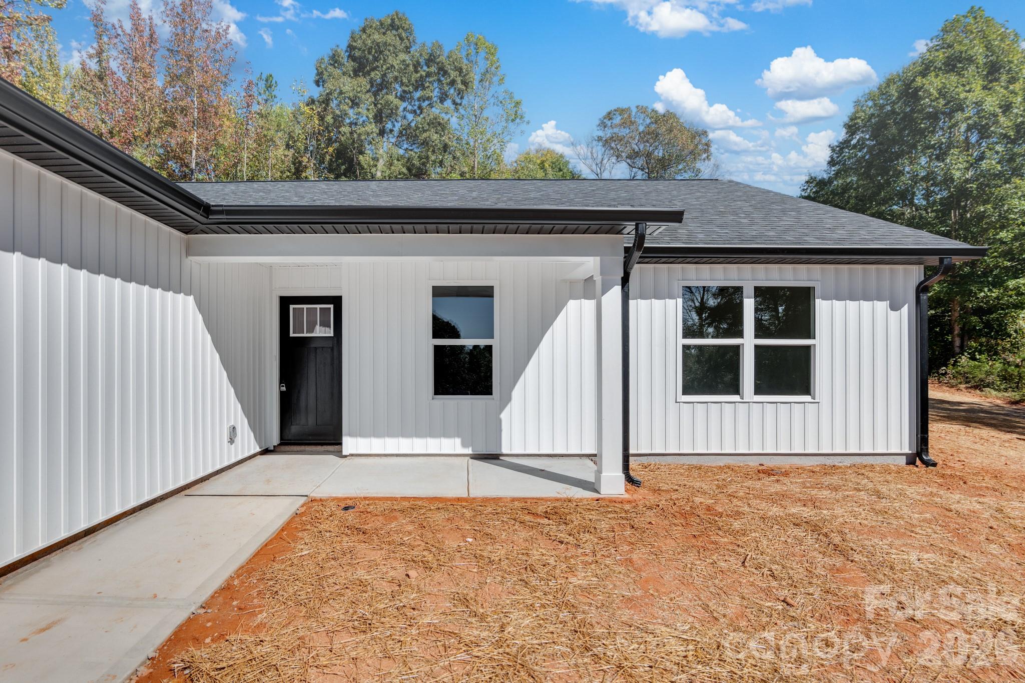 Single Family Residence at 140 Four Andrews Drive, Harmony, photo 5 of 26