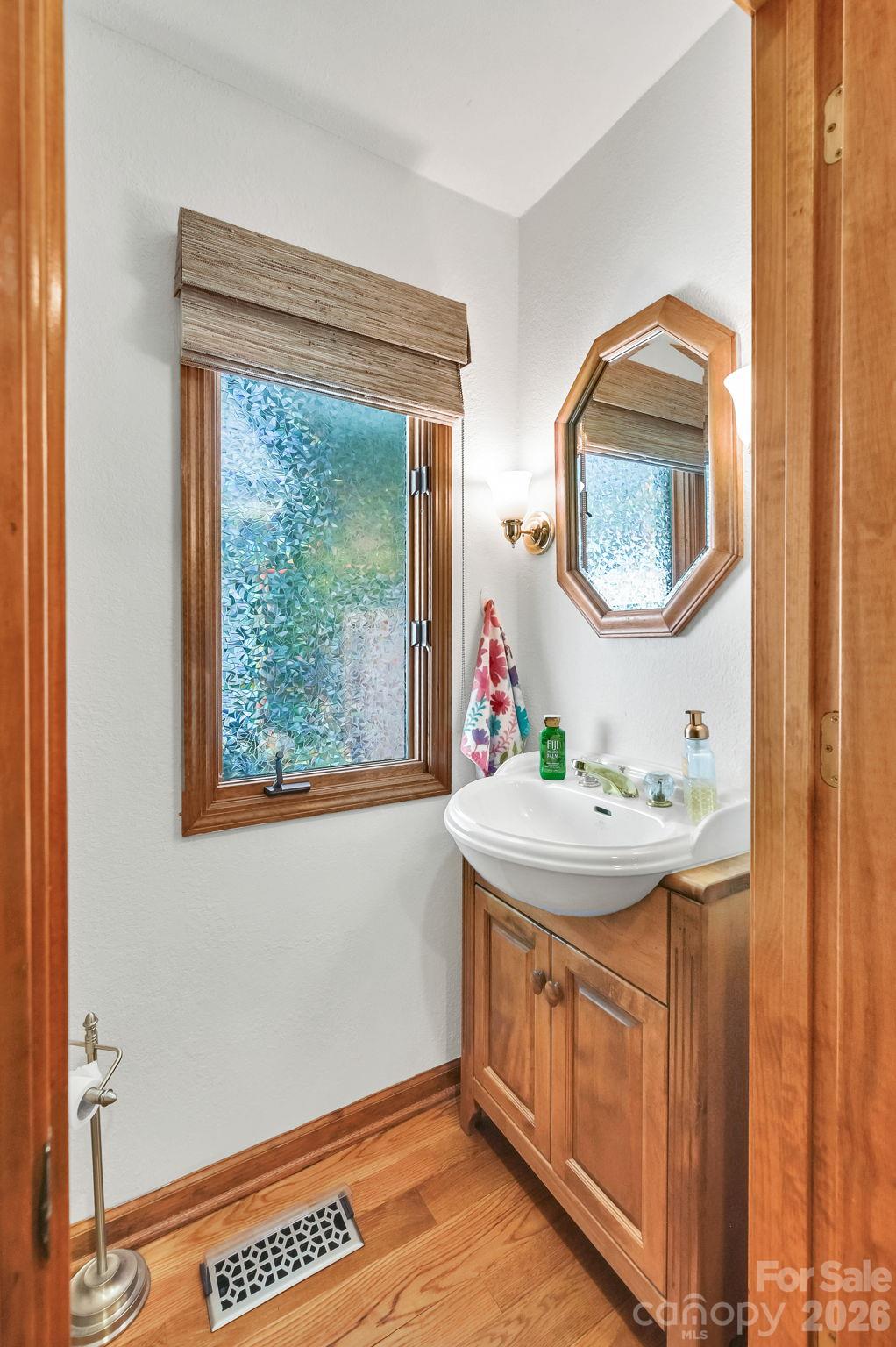 Powder - 52 Oak Gate Drive, Hendersonville