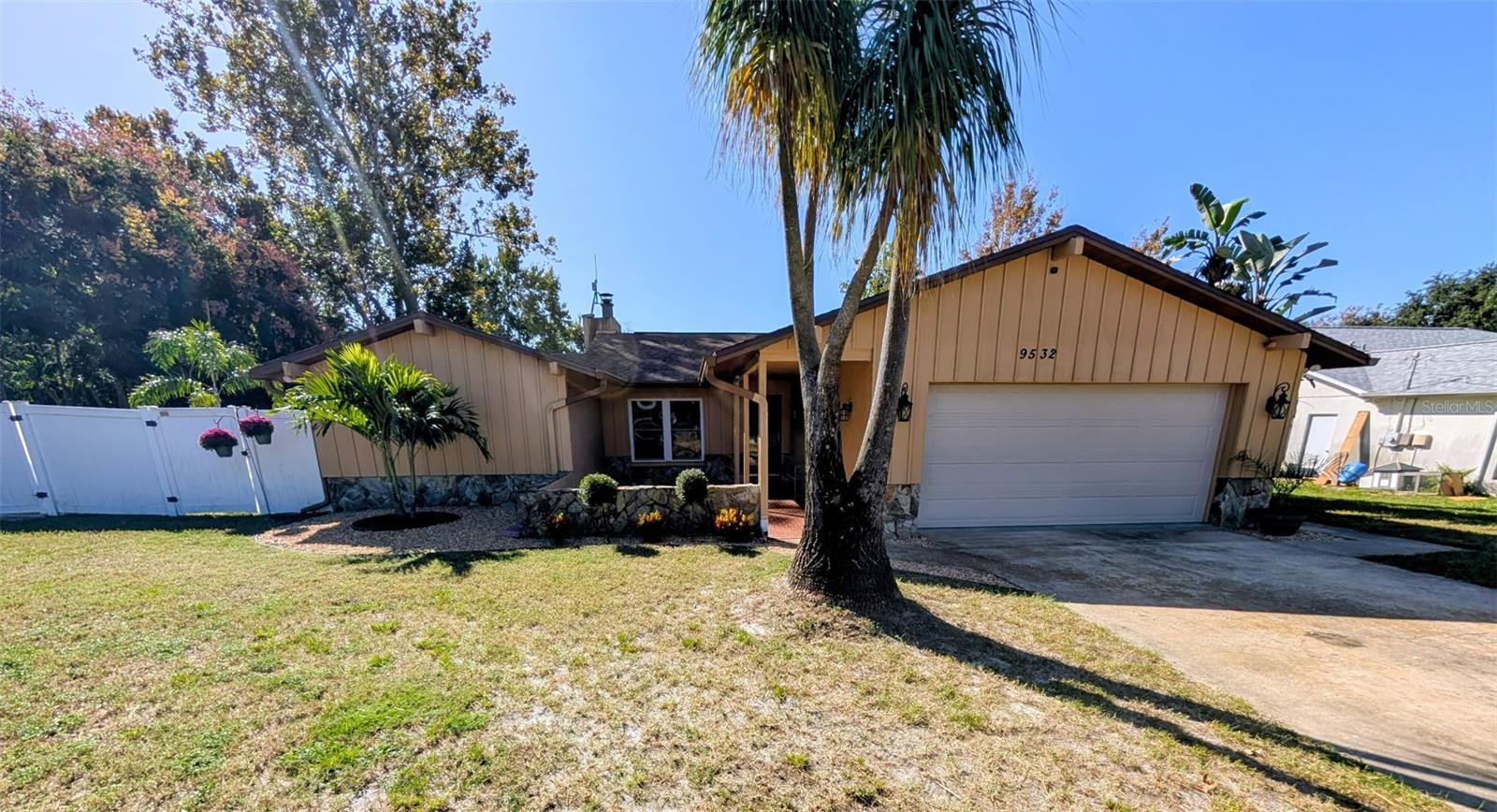 9532 SUNSHINE BLVD