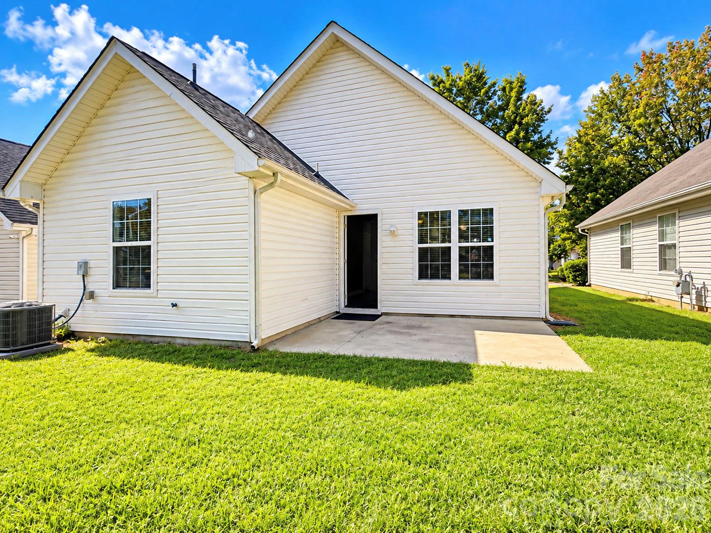 Single Family Residence at 1127 Hannah Rae Court, Charlotte, photo 14 of 15