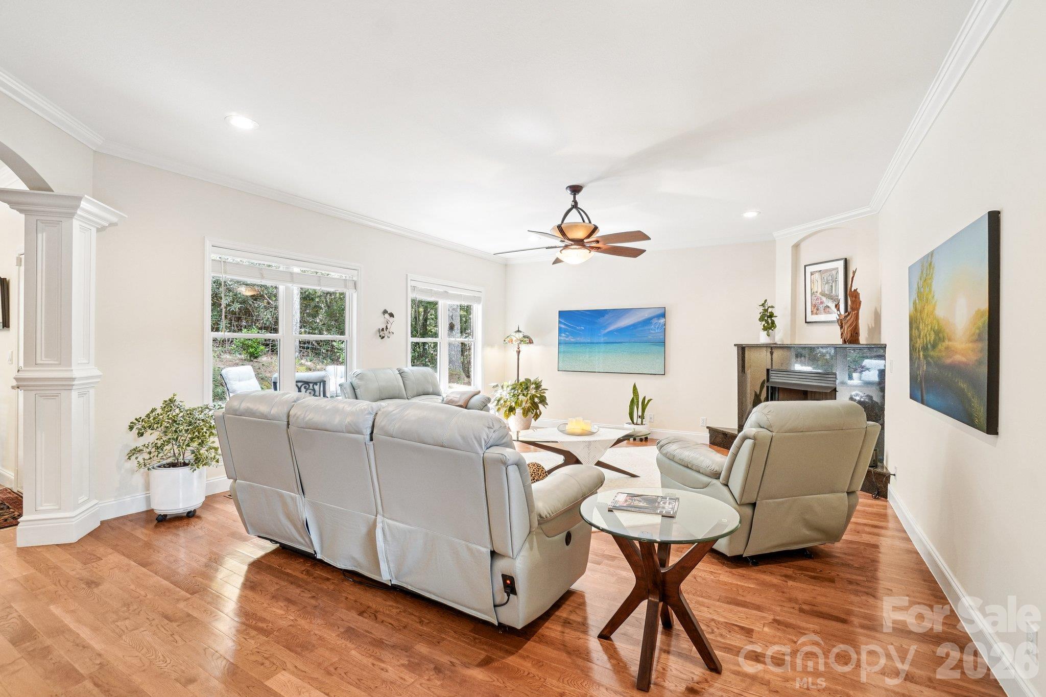 Single Family Residence at 15 Madelyn Lane, Fairview, photo 16 of 48