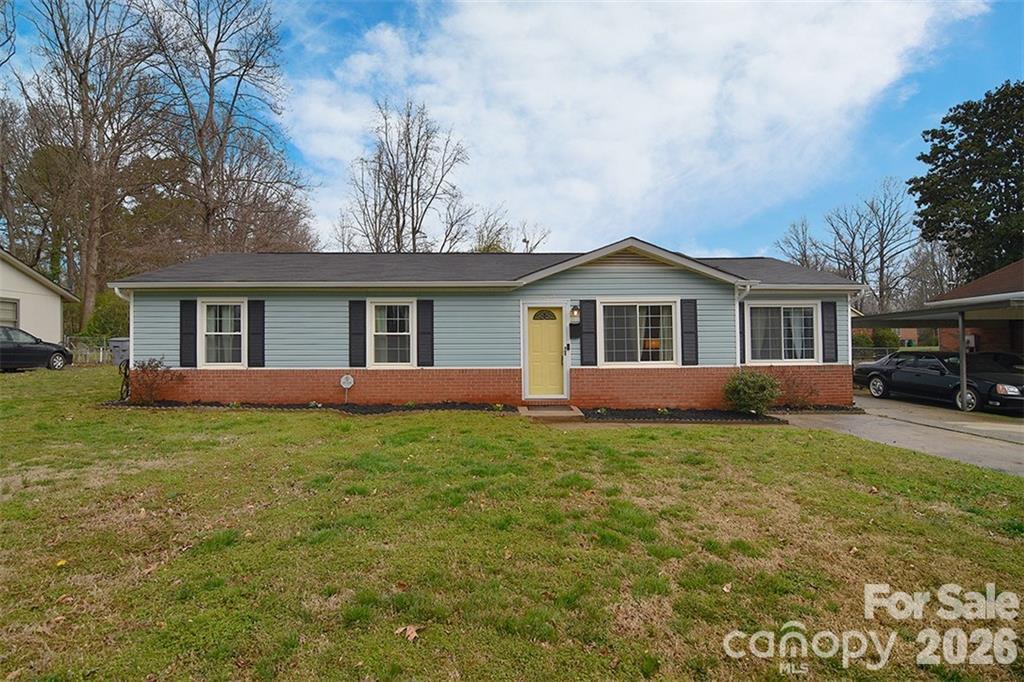 Single Family Residence at 4425 Valeview Lane, Charlotte