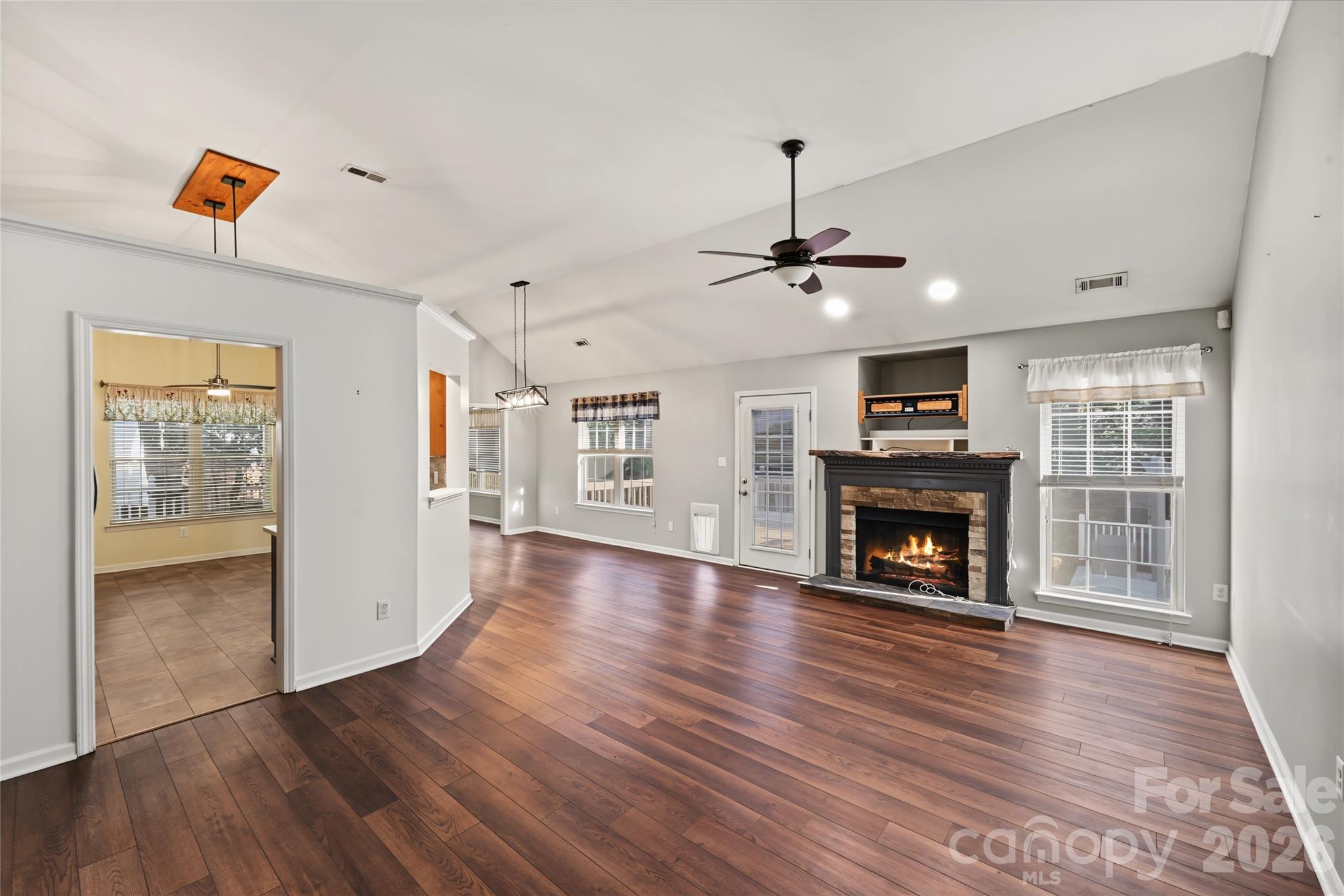Single Family Residence at 8216 Poplar Grove Circle, Waxhaw, photo 2 of 31