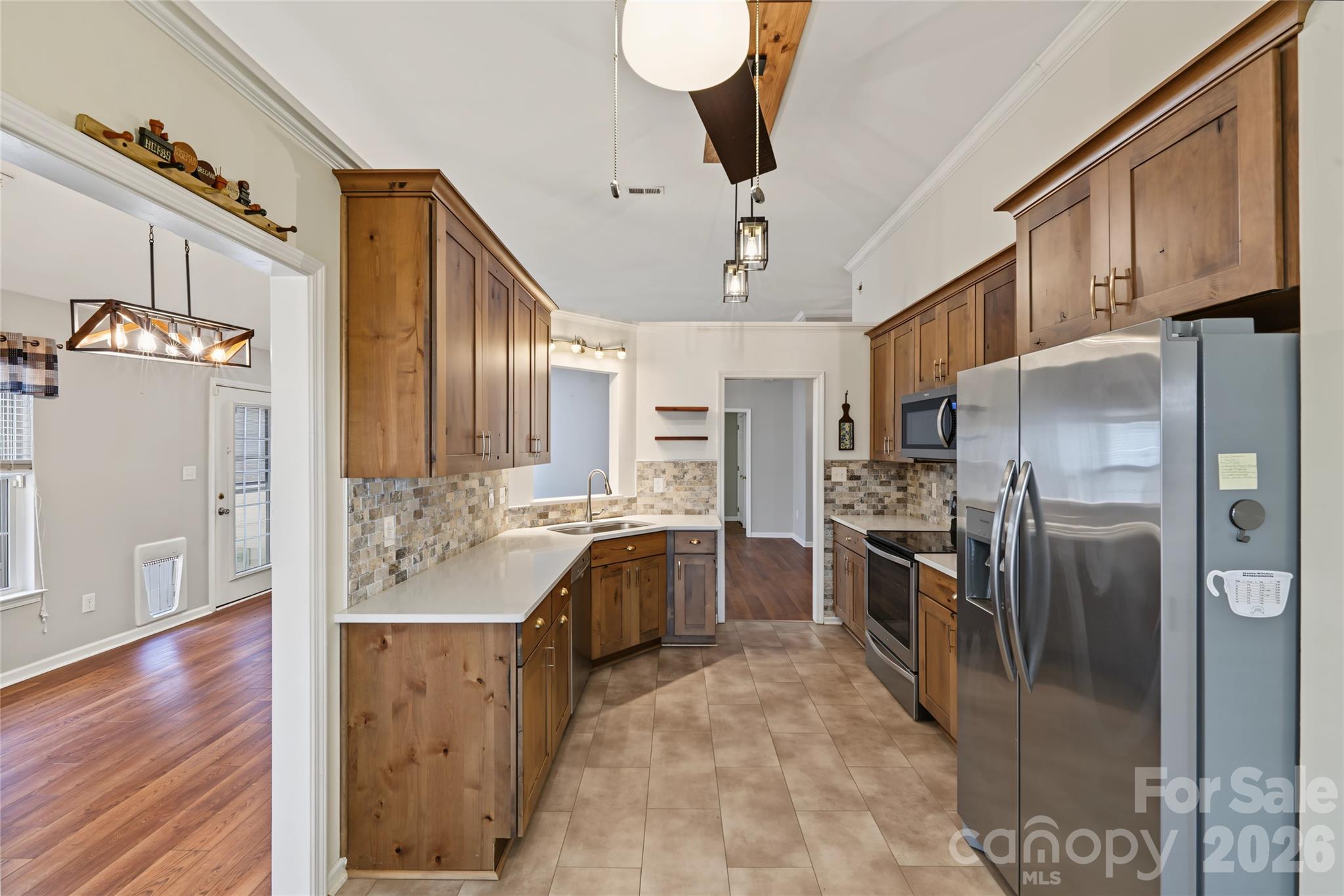 Single Family Residence at 8216 Poplar Grove Circle, Waxhaw, photo 14 of 31