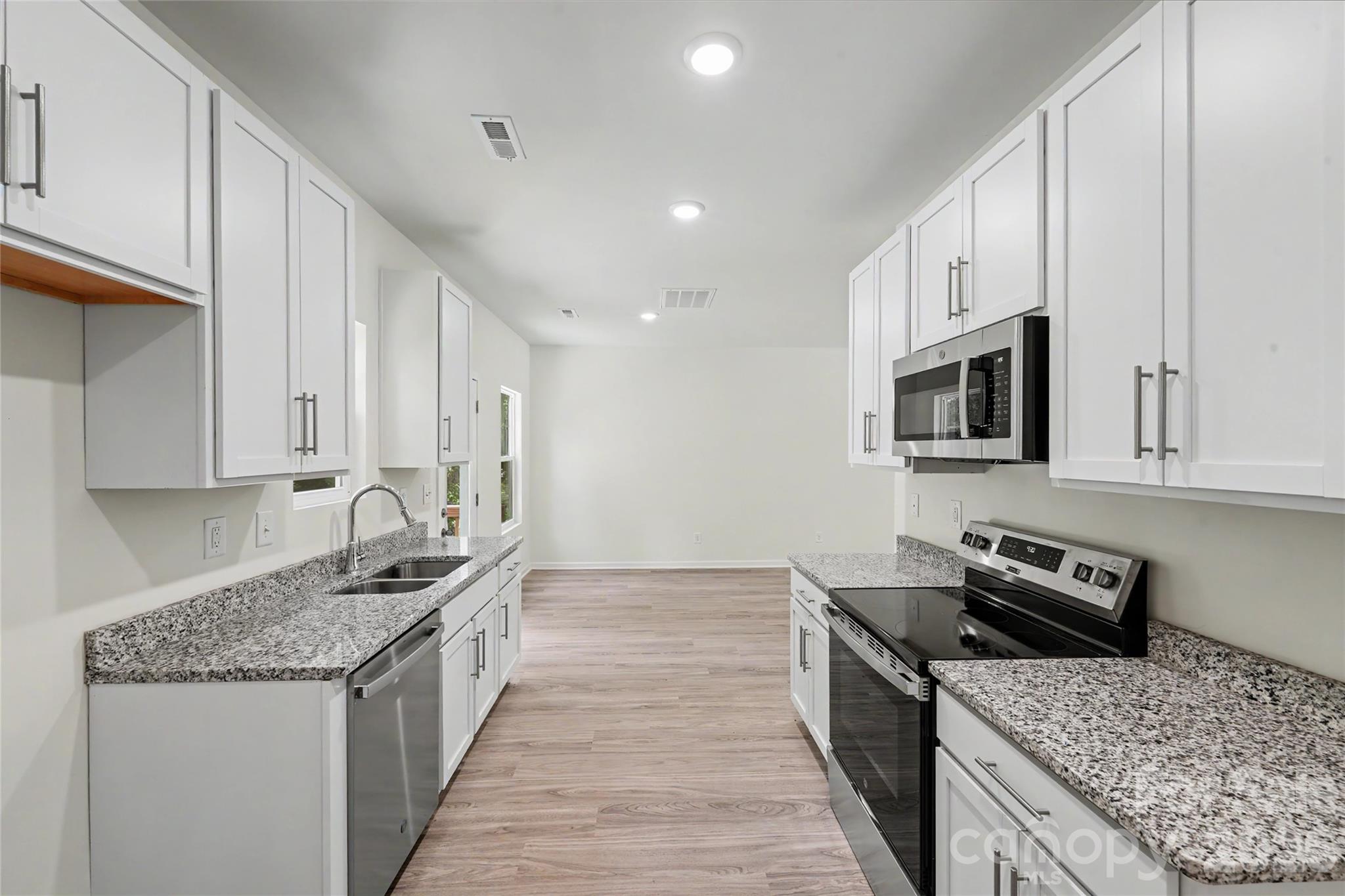 Single Family Residence at 421 Rocky Brook Road, Shelby, photo 13 of 31