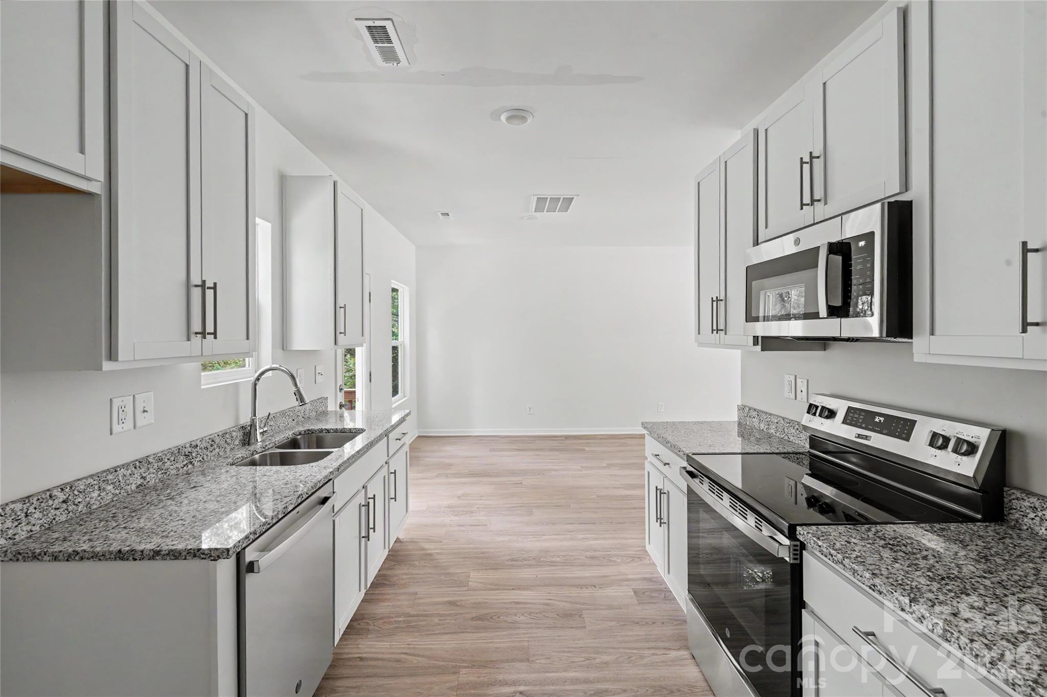 Single Family Residence at 423 Rocky Brook Road, Shelby, photo 15 of 29