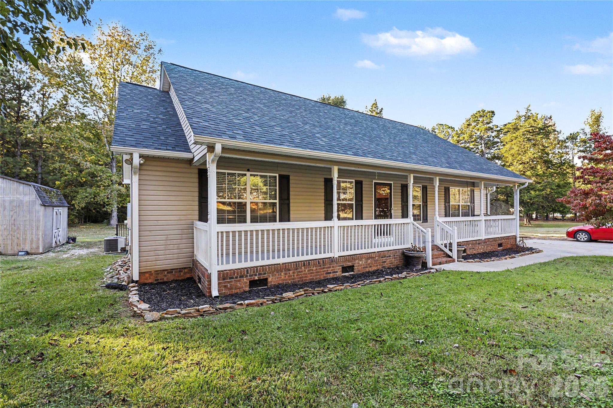 Single Family Residence at 510 Roberts Avenue, York, photo 2 of 42