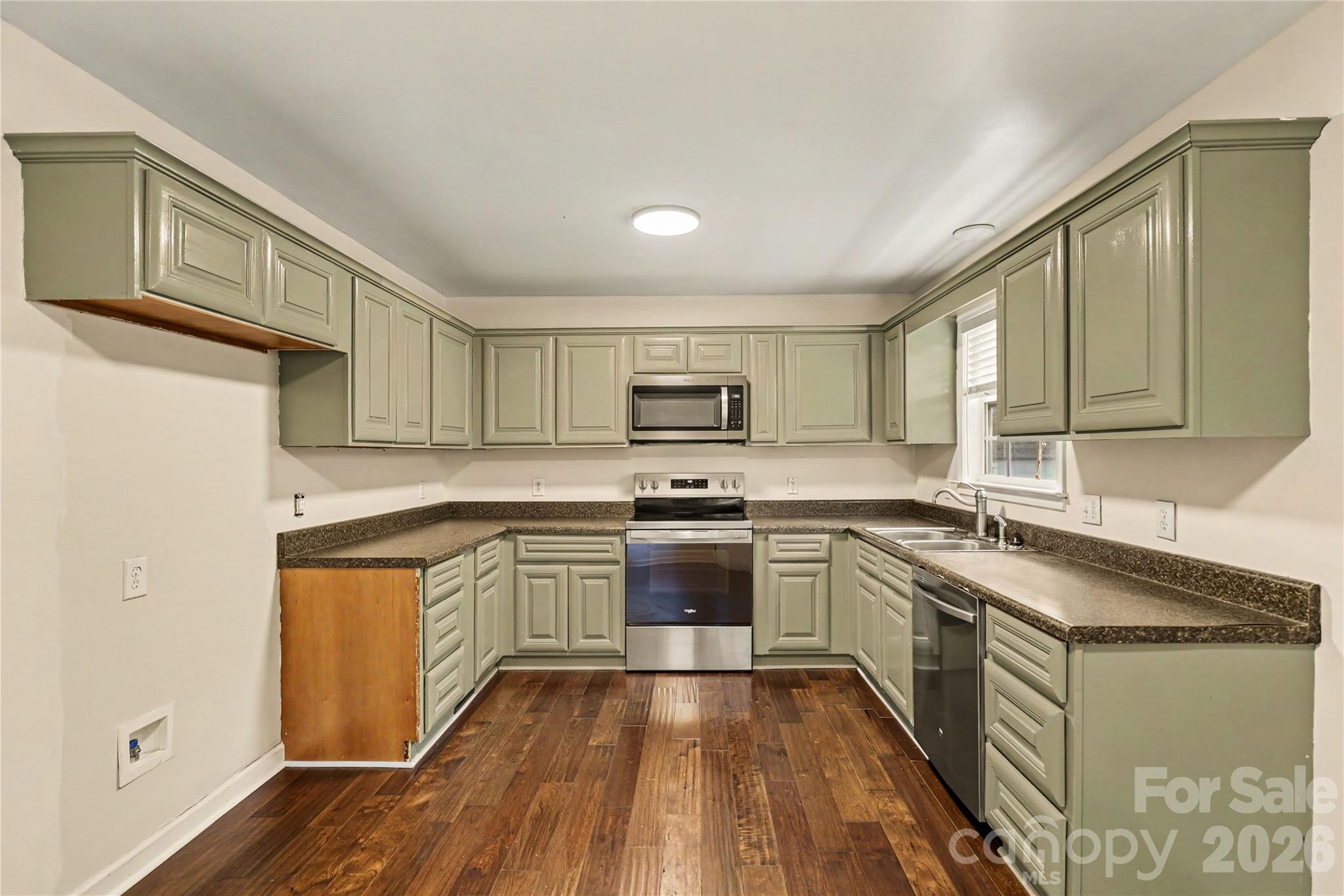 Single Family Residence at 510 Roberts Avenue, York, photo 16 of 42
