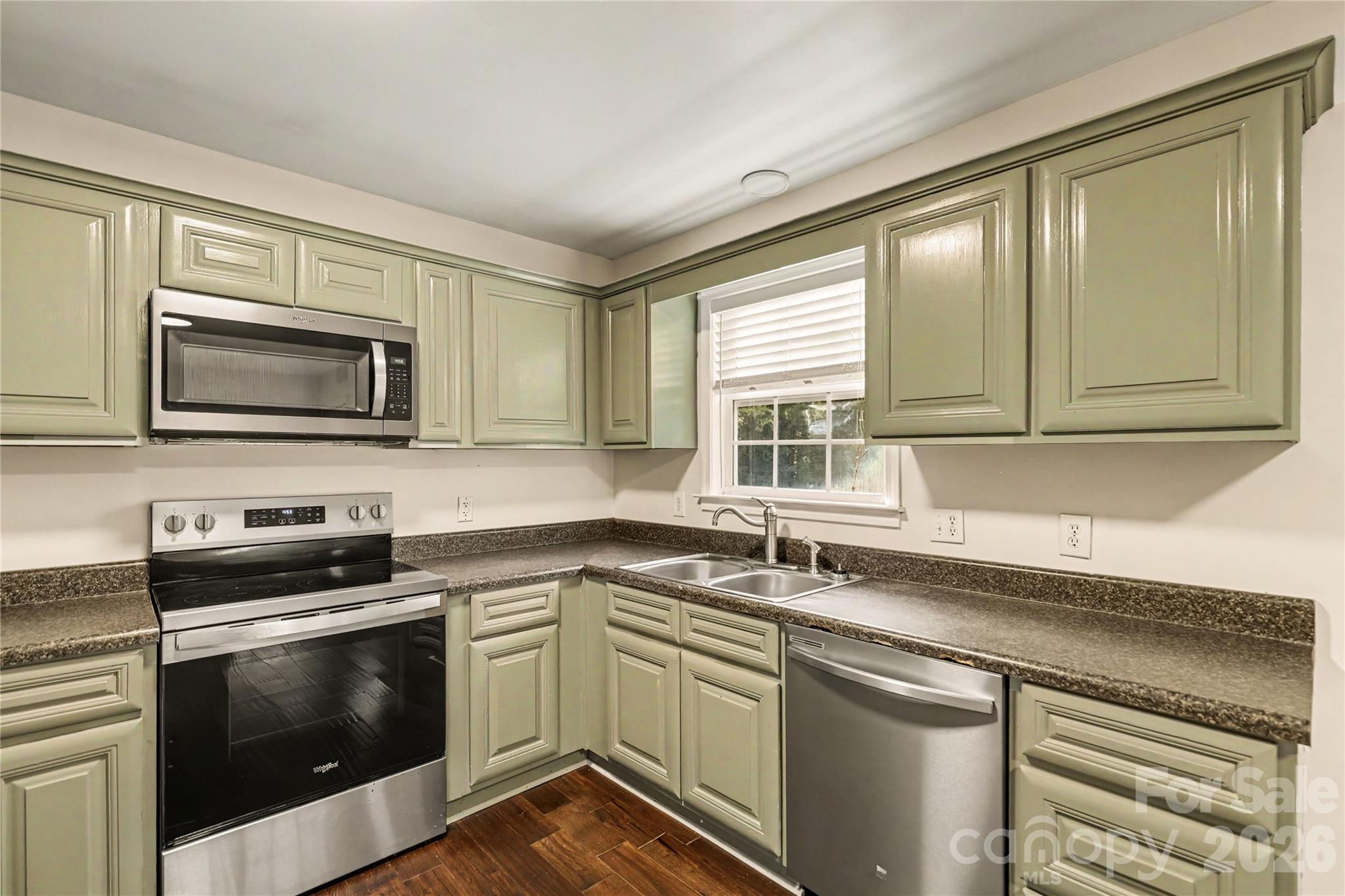 Single Family Residence at 510 Roberts Avenue, York, photo 17 of 42