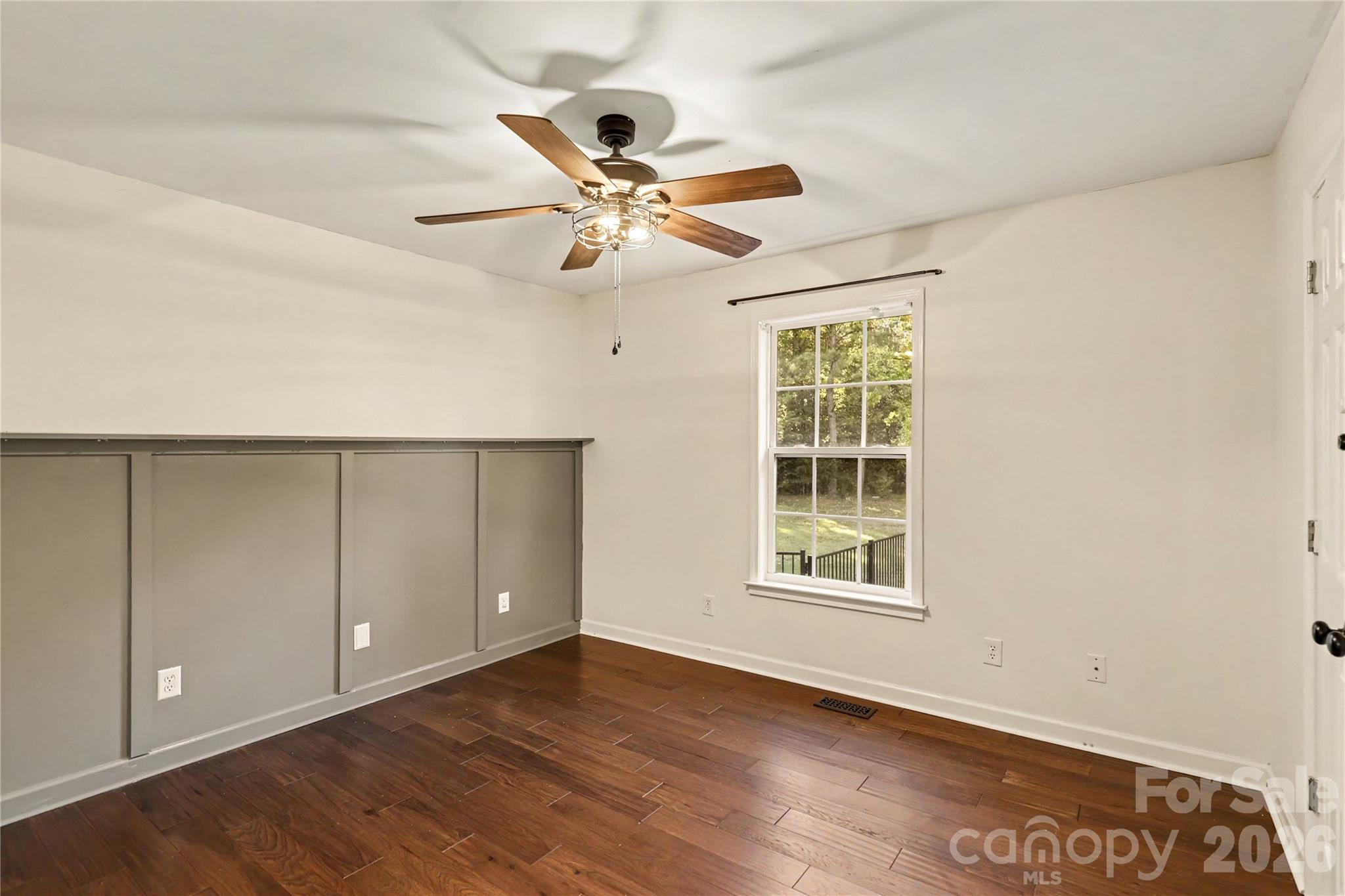 Single Family Residence at 510 Roberts Avenue, York, photo 27 of 42