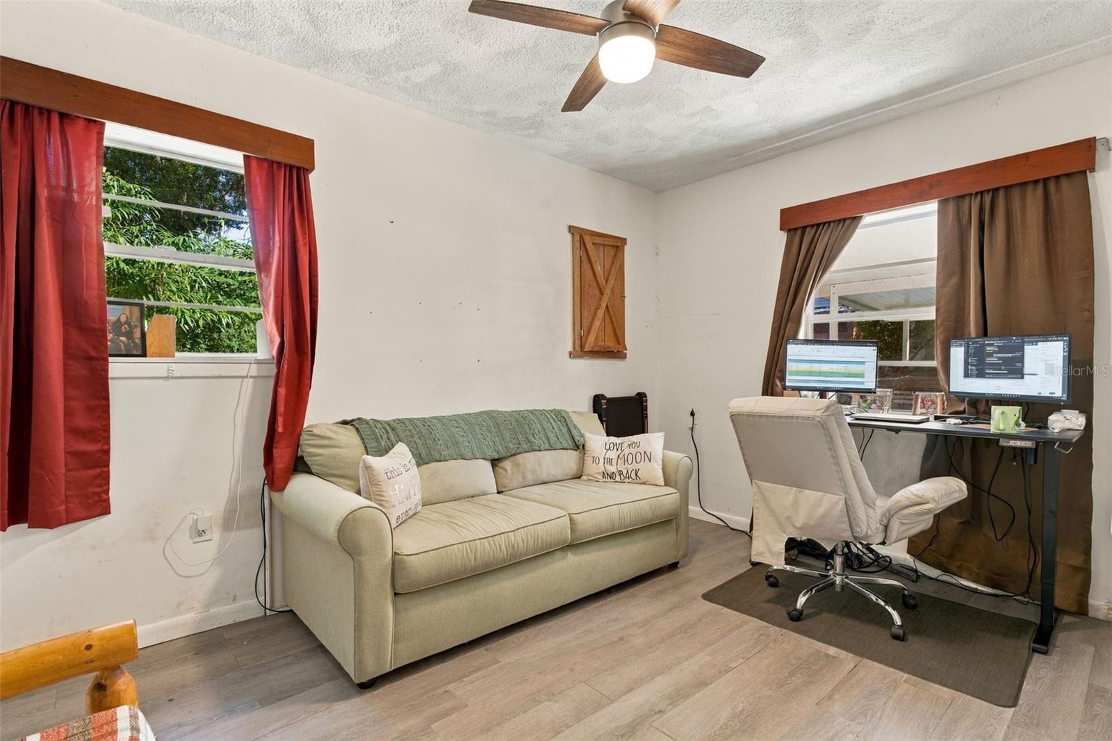 3rd bedroom or den/office - 507 OAKWOOD ST, CRESCENT CITY